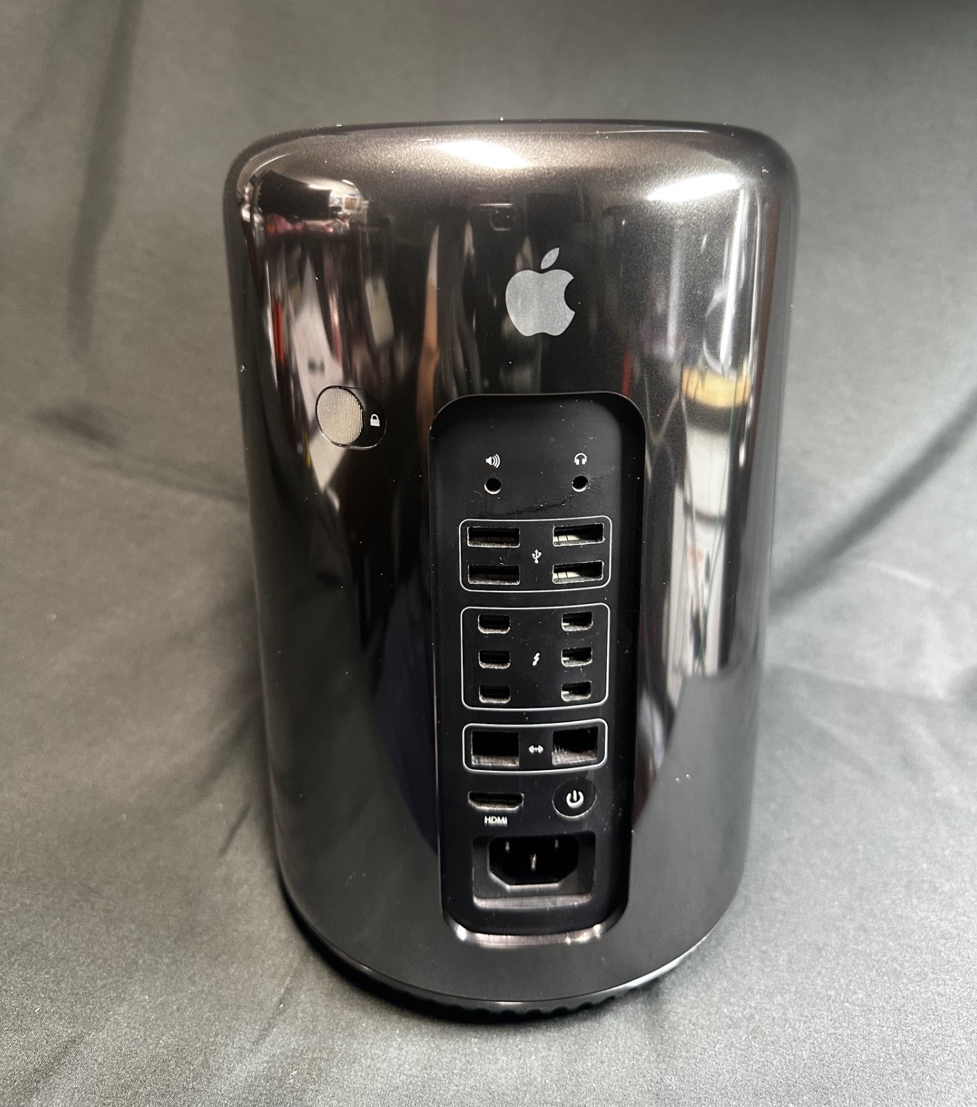 Apple Mac Pro Late 2013, 2.7GHz 12-Core, 64GB RAM, 1TB SSD, Dual D500 3GB each