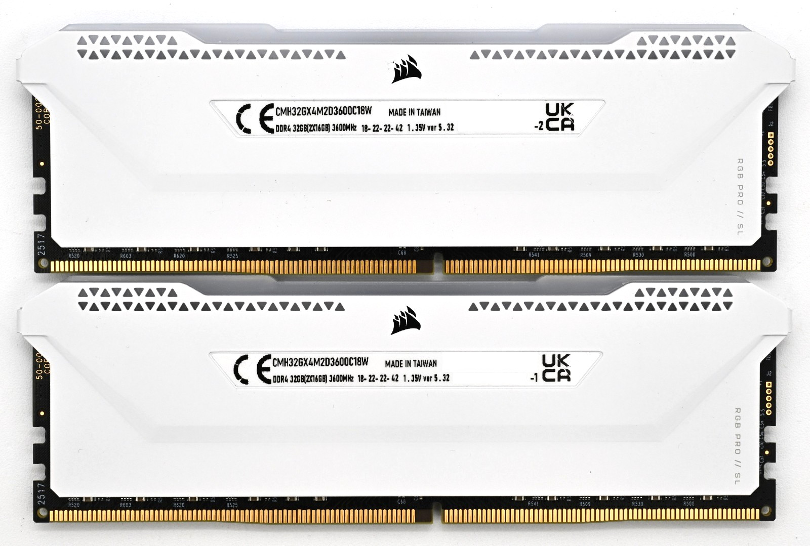 Corsair 32GB (2x16GB) DDR4 3600MHz Vengeance RGB Pro SL CMH32GX4M2D3600C18W