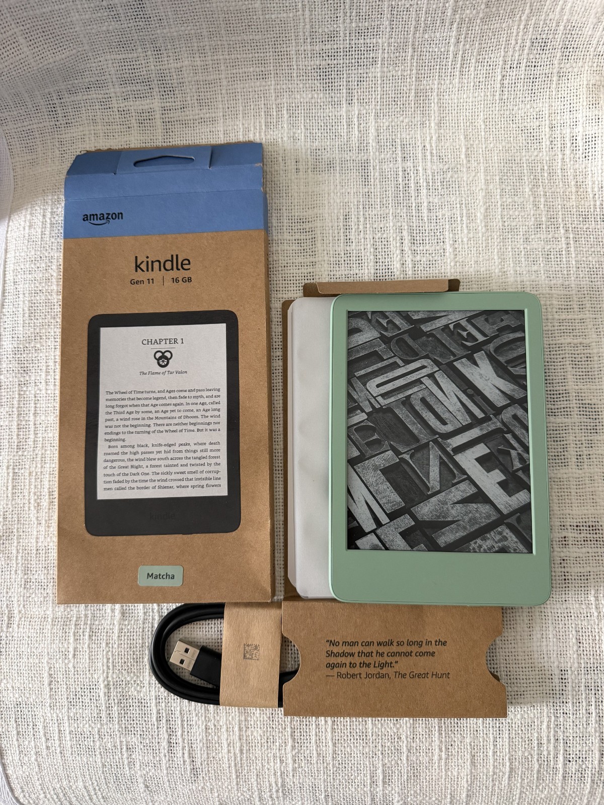 NEW Amazon Kindle 11th Gen 16GB Matcha Green 6" E Reader w/ Bundle