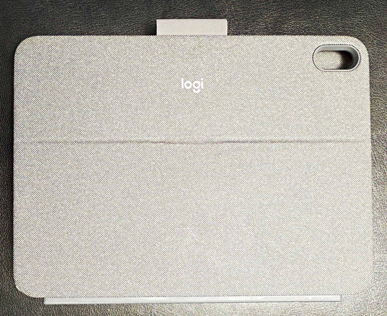 Logitech Combo Touch Keyboard Folio Case w/ Trackpad for iPad 10th Gen 10.9 