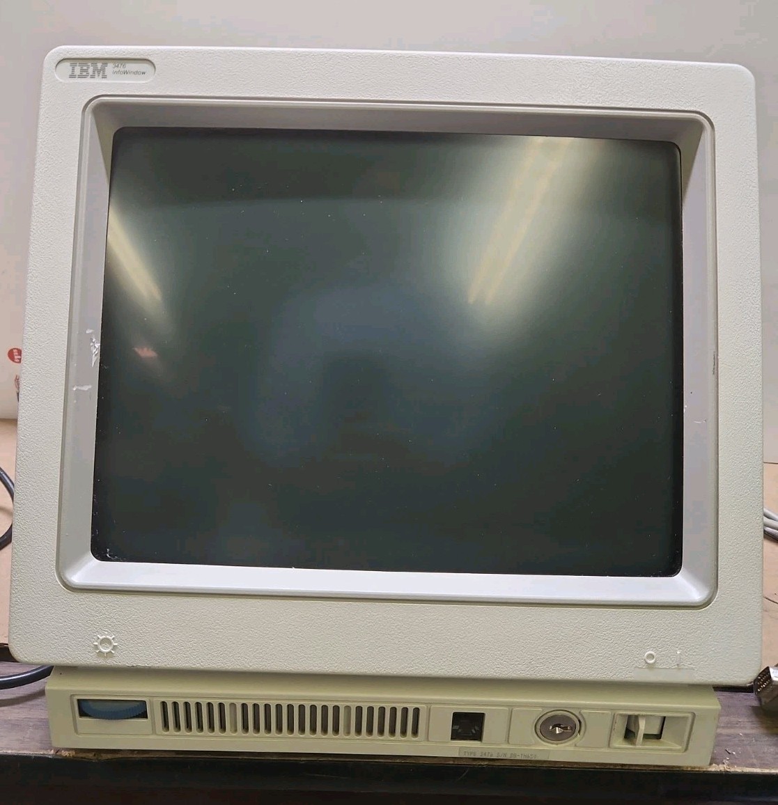 Vintage 1992 IBM 3476 InfoWindow Display Terminal CRT Monitor w/ Key & Y-Cable