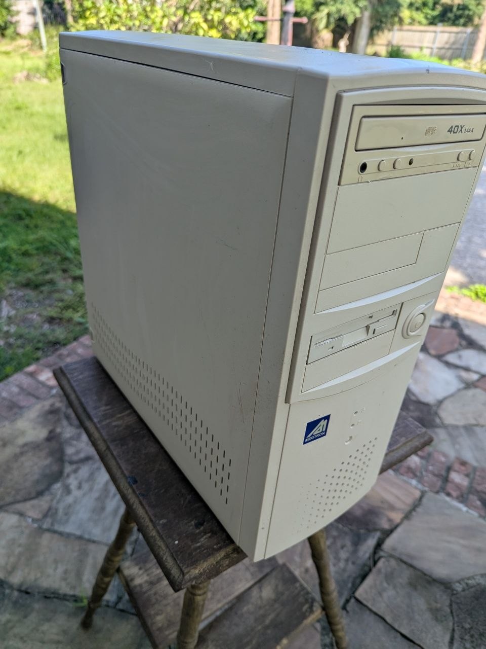 Vintage Megtron Beige Desktop Tower PC w/ 40X CD-ROM & Floppy TC