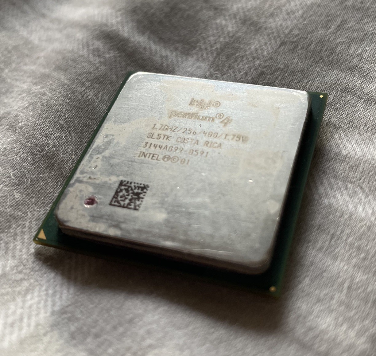 Intel Pentium 4 1.7 GHz / 256 KB / 400 MHz socket 478 CPU SL5TK