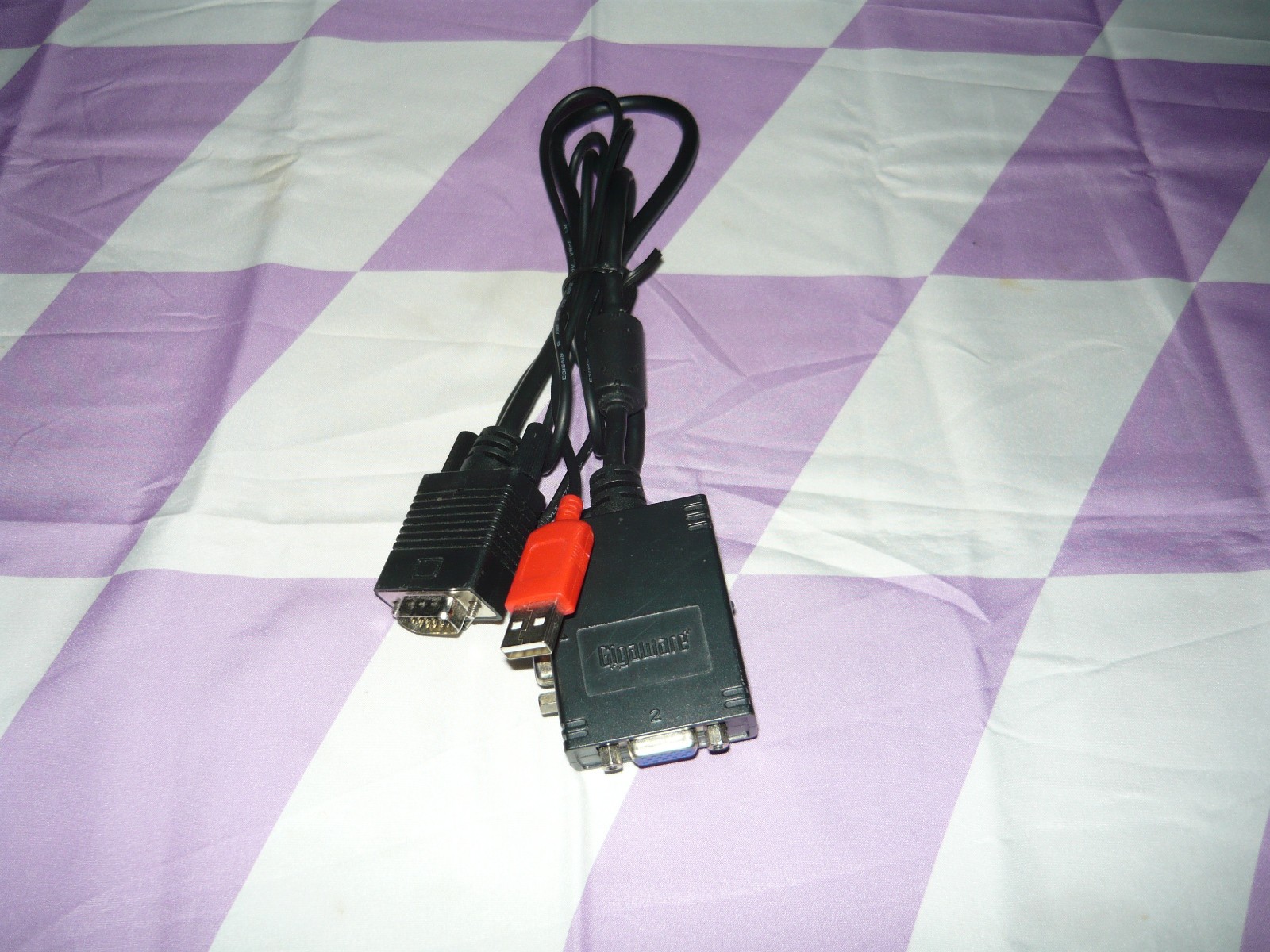 Gigaware 2 Port USB Powered VGA Splitter 26-1264 Used