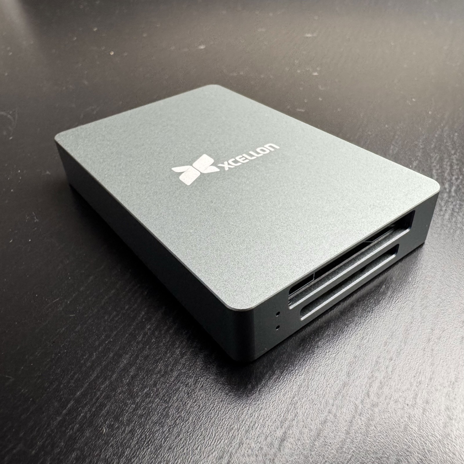 Xcellon CFexpress Type B and UHS-II SD Card Reader