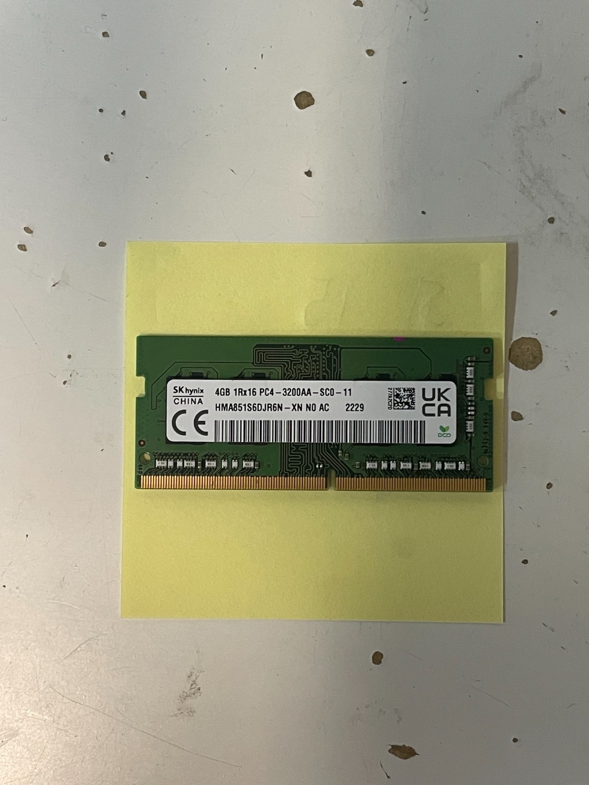 SK hynix 4GB PC4-25600 DDR4-3200 Memory - HMA851S6DJR6N-XN