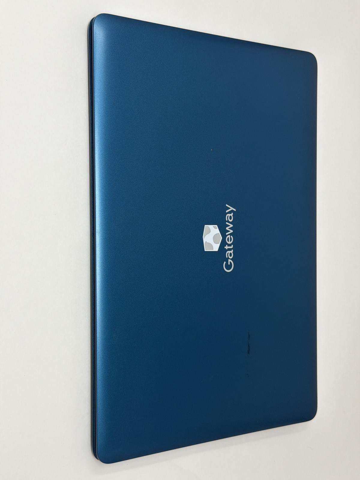 Gateway Ultra Slim Notebook Intel Celeron N3350 1.1GHz 64GB 4GB 14in DEFECTIVE