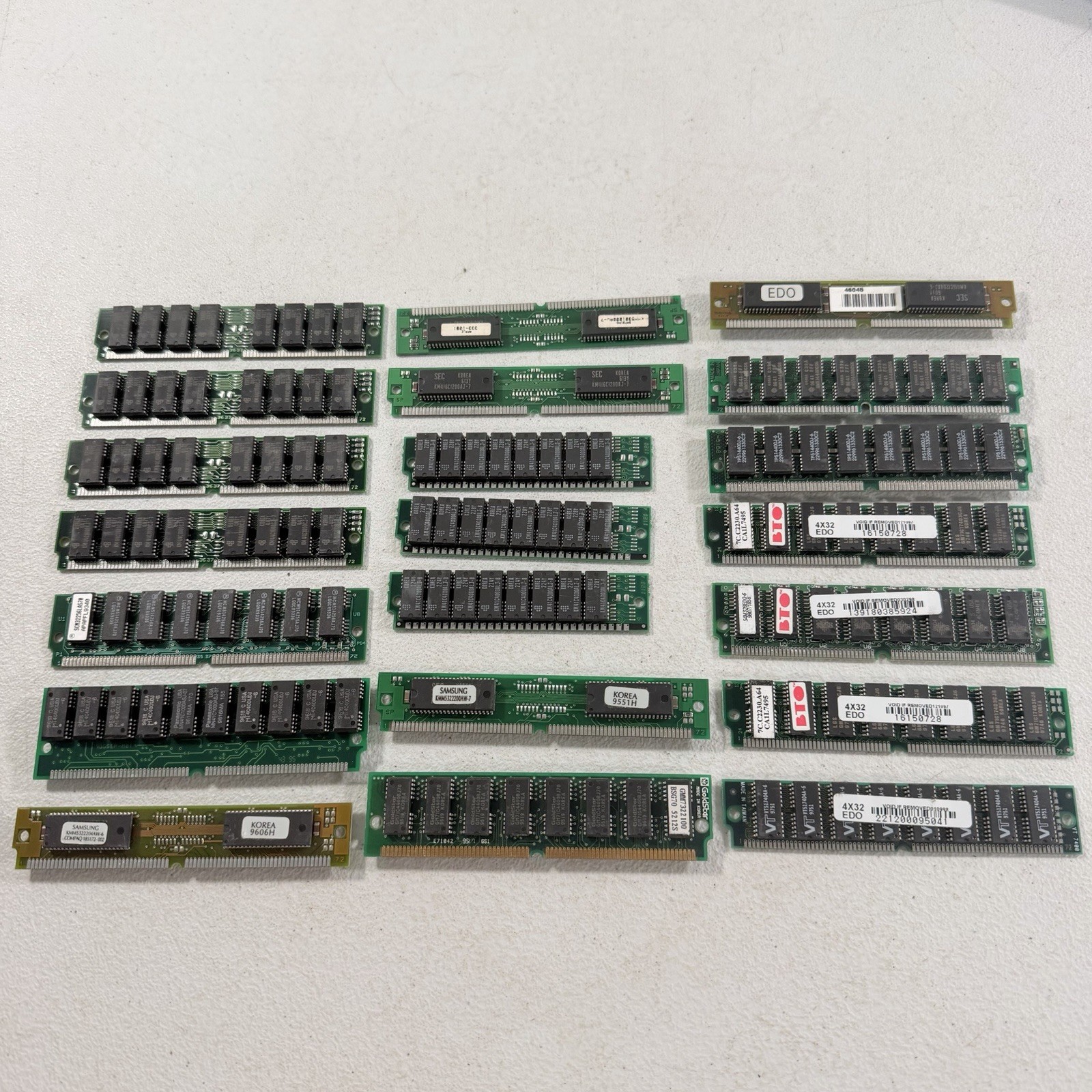 21 Vintage Desktop Computer RAM Memory Sticks 30 Pin 72 Pin AS IS UNTESTED
