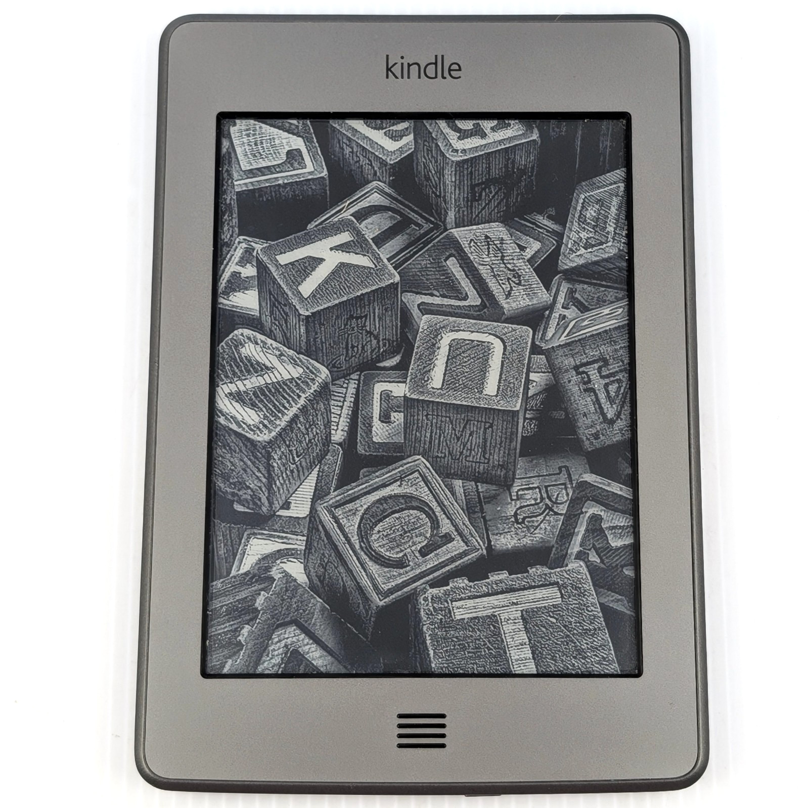 Amazon Kindle Touch (4th Gen.) D01200 - 4GB - Wi-Fi - 6" eReader - Gray
