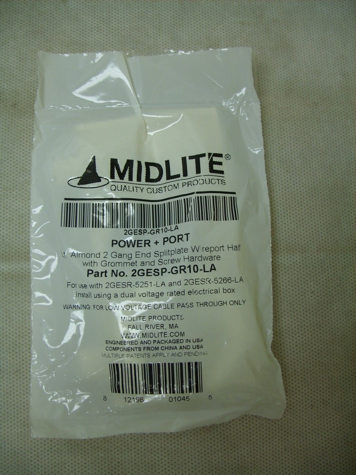 Midlite 2-Gang End SplitPlate Wireport Half W/ Grommet Lt. Almond 2GESP-GR10-LA
