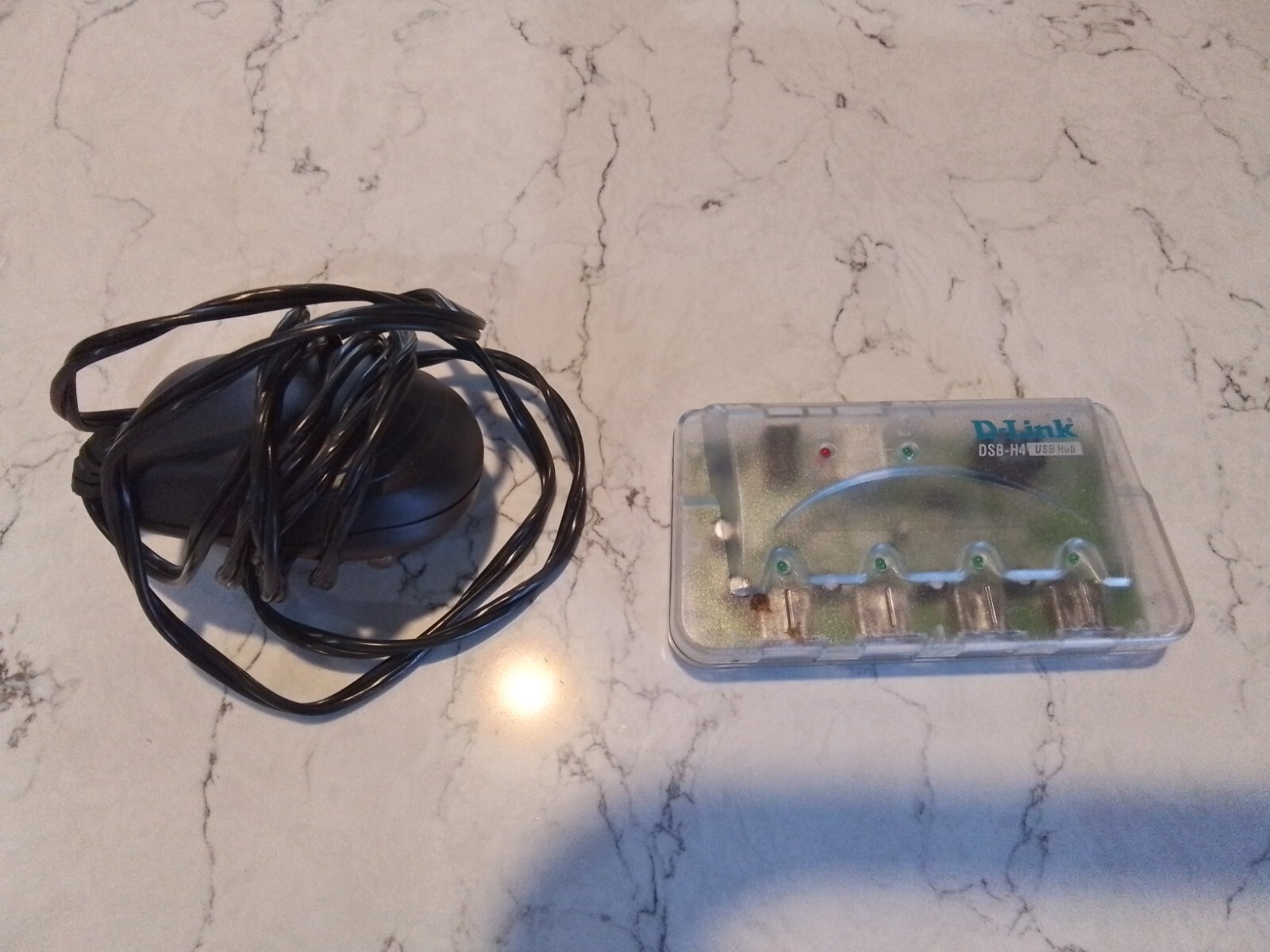D-LINK DSB-H4/A VER.D2 4 PORT USB HUB with Power Cord