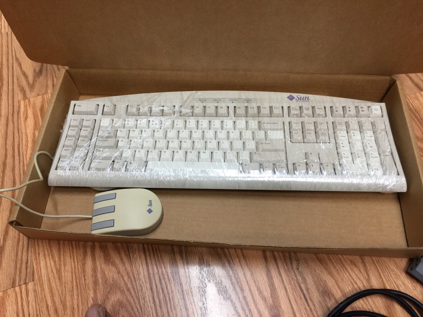 SUN Keyboard & Mouse,ENGLISH, ULtra 10 & ULtra 5,* No-YELLOW-Color *, =Test-PASS