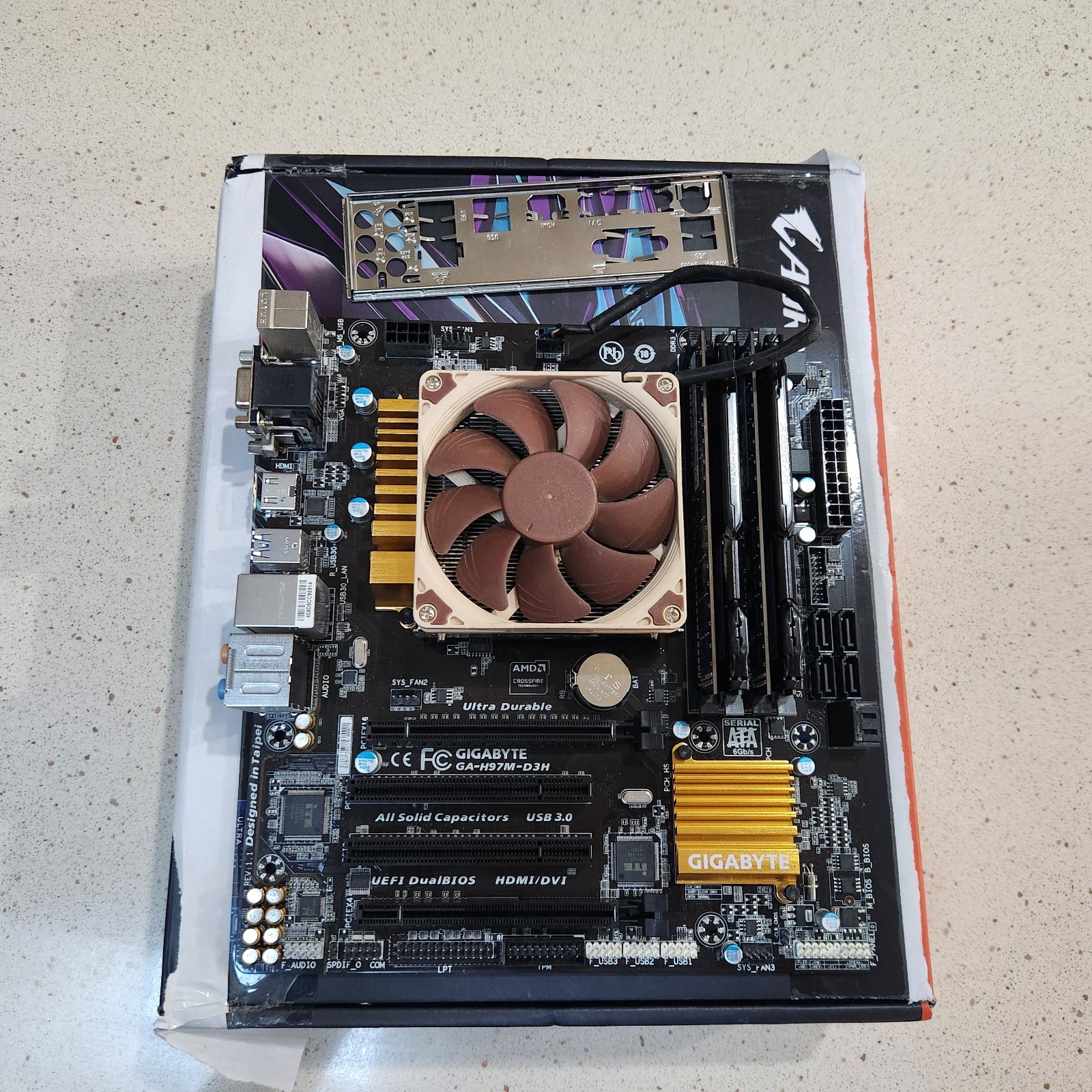 Gigabyte GA-H97M-D3H LGA 1150 Micro ATX Motherboard w/ i7-4790k & RAM & Cooler