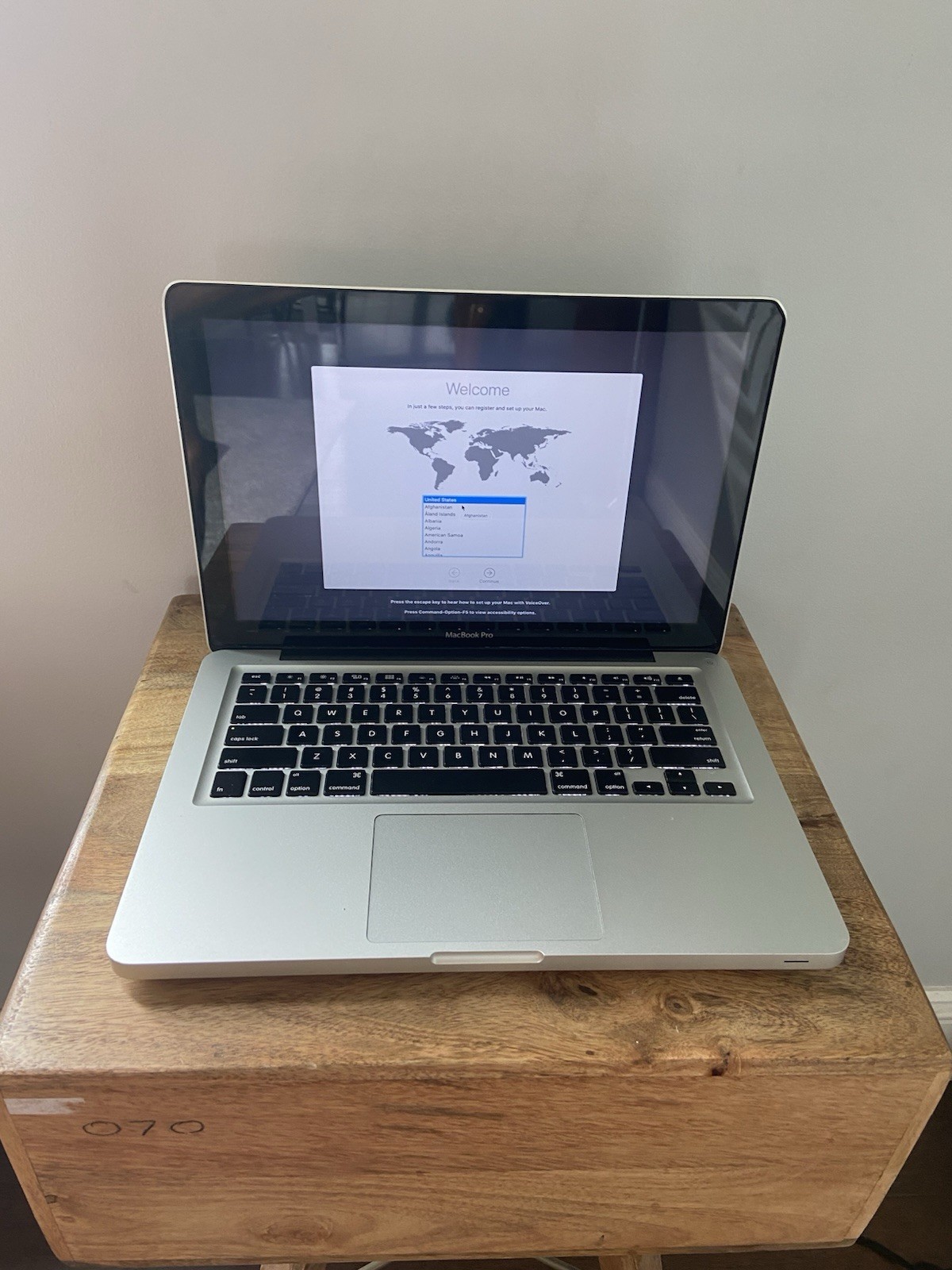 MacBook Pro 13 Inch 2010 500 GB With Brand New Battery And Charger
