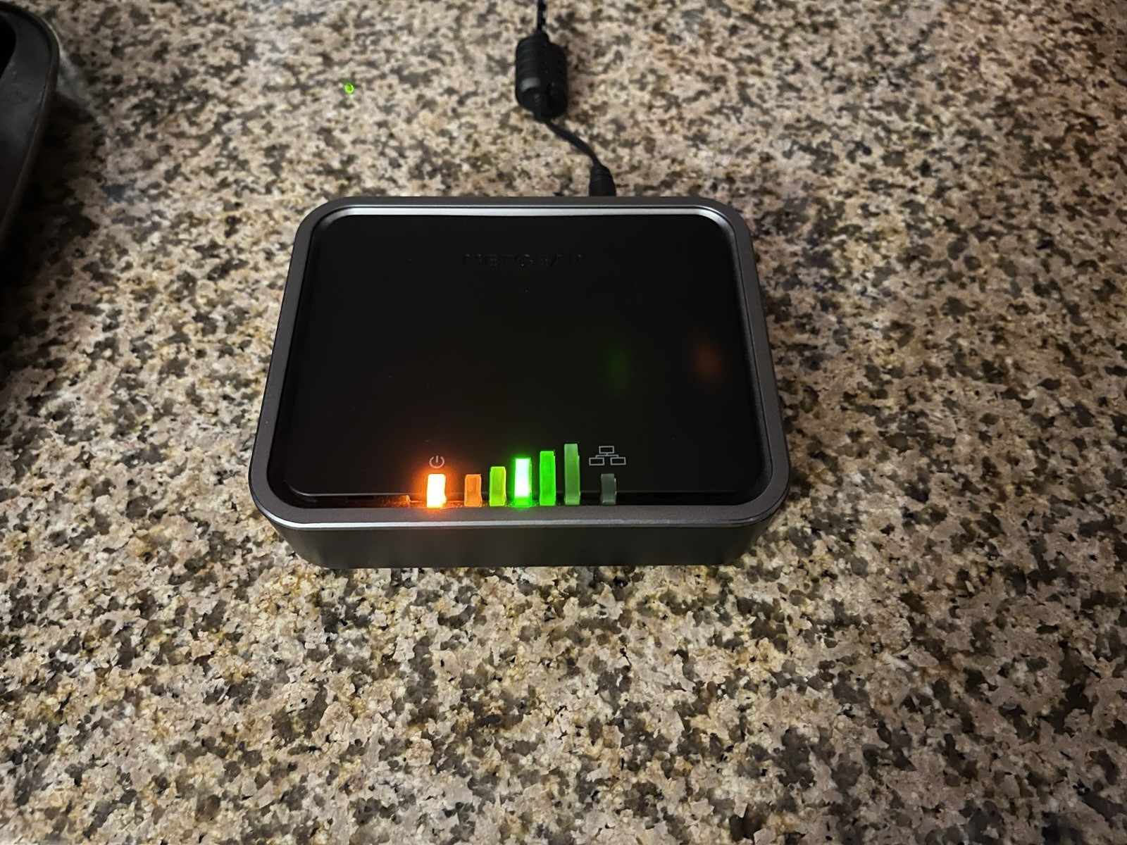 Netgear LB1121 (LB1121-100NAS) Cellular Router Modem