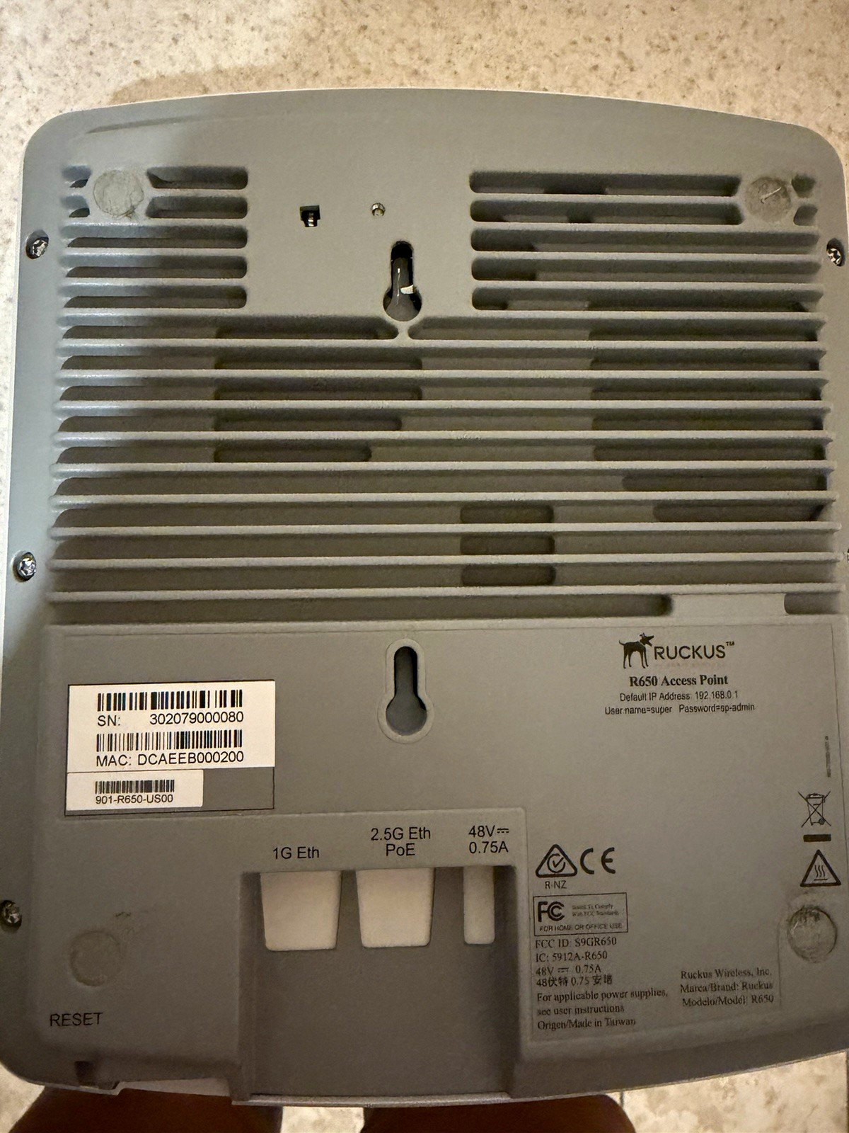 Ruckus R650 Wireless Access Point PoE 2-Port RJ-45 Ethernet White 901-R650-US00