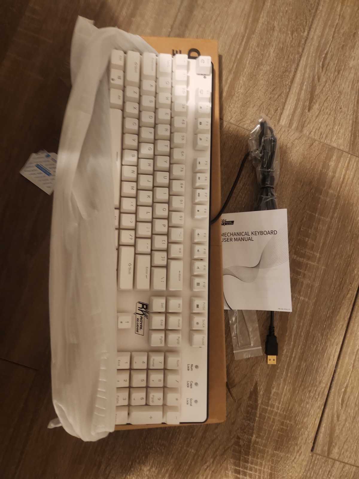 New RK ROYAL KLUDGE RK920 Full Size Mechanical Keyboard, 104 Keys Rainbo