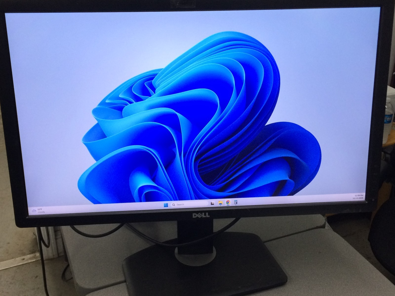 Dell UltraSharp U2713HMt 27-inch QHD IPS LED Monitor 2660x1440 07JNY5 & Stand