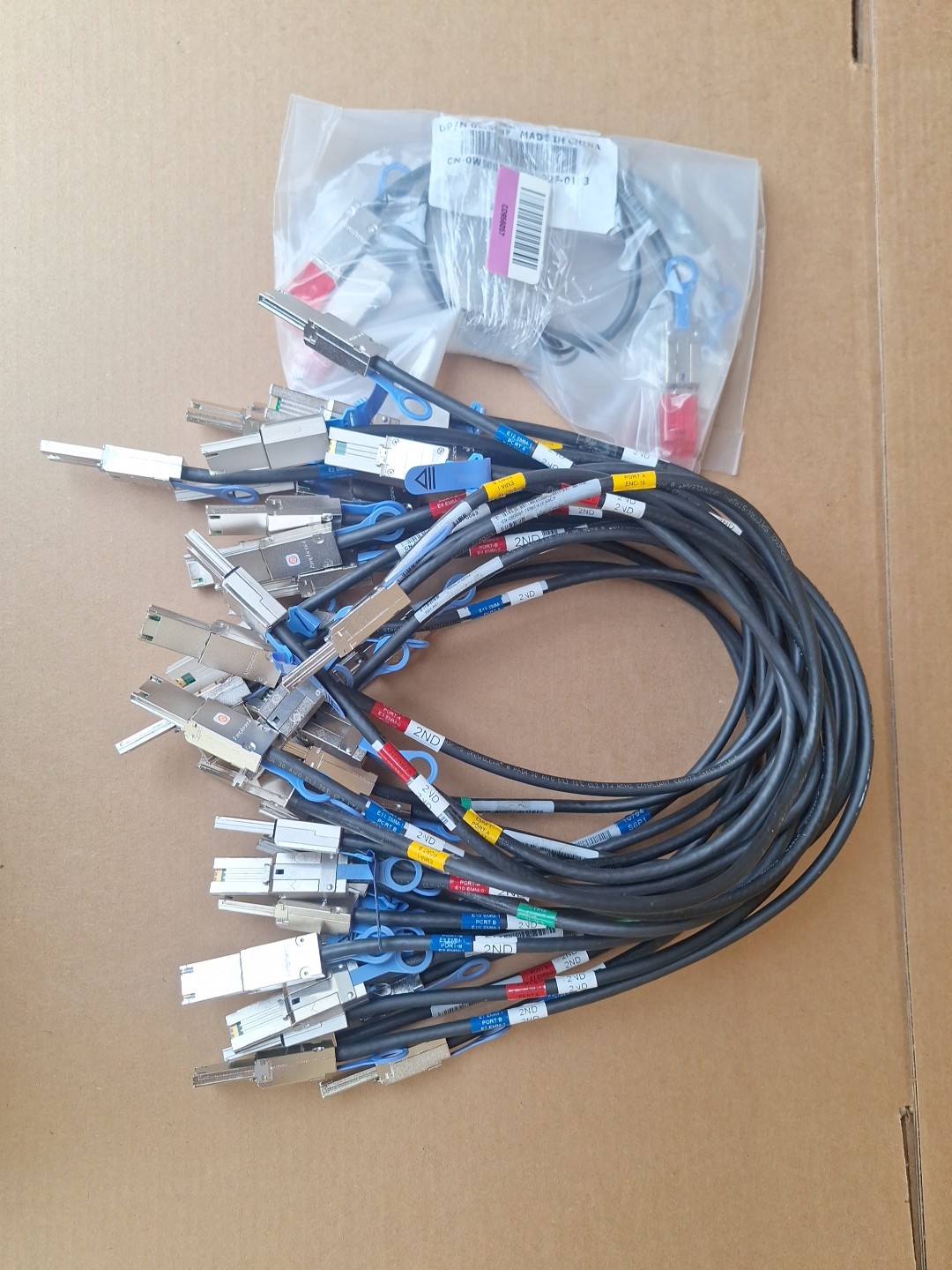 25x Dell 0W508F mini SAS SFF-8088 6Gbps 2ft 24" Cable Raid Compellent 6G