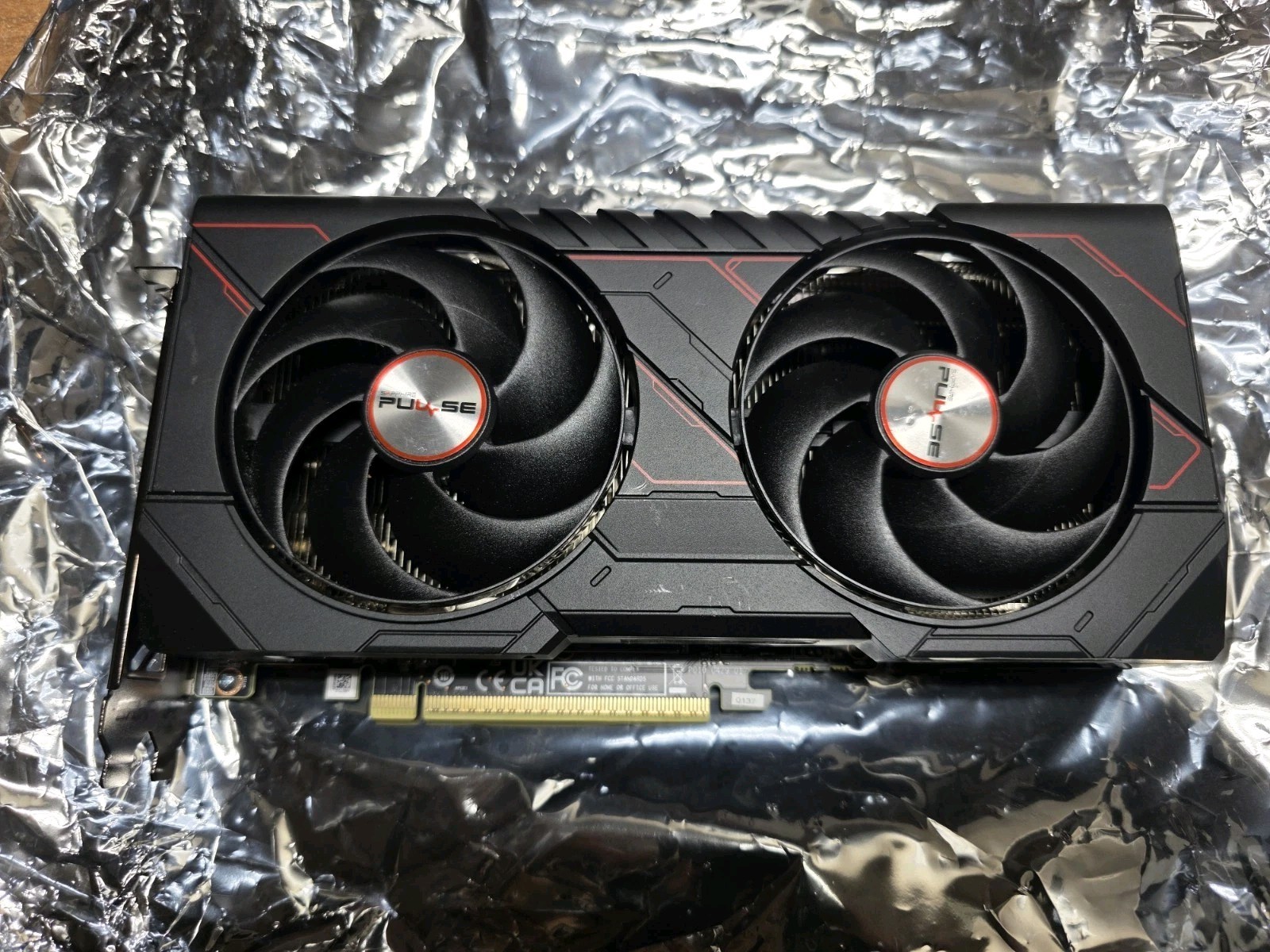 SAPPHIRE PULSE Radeon RX 9060 XT 16GB GDDR6 PCI Express 5.0 x16