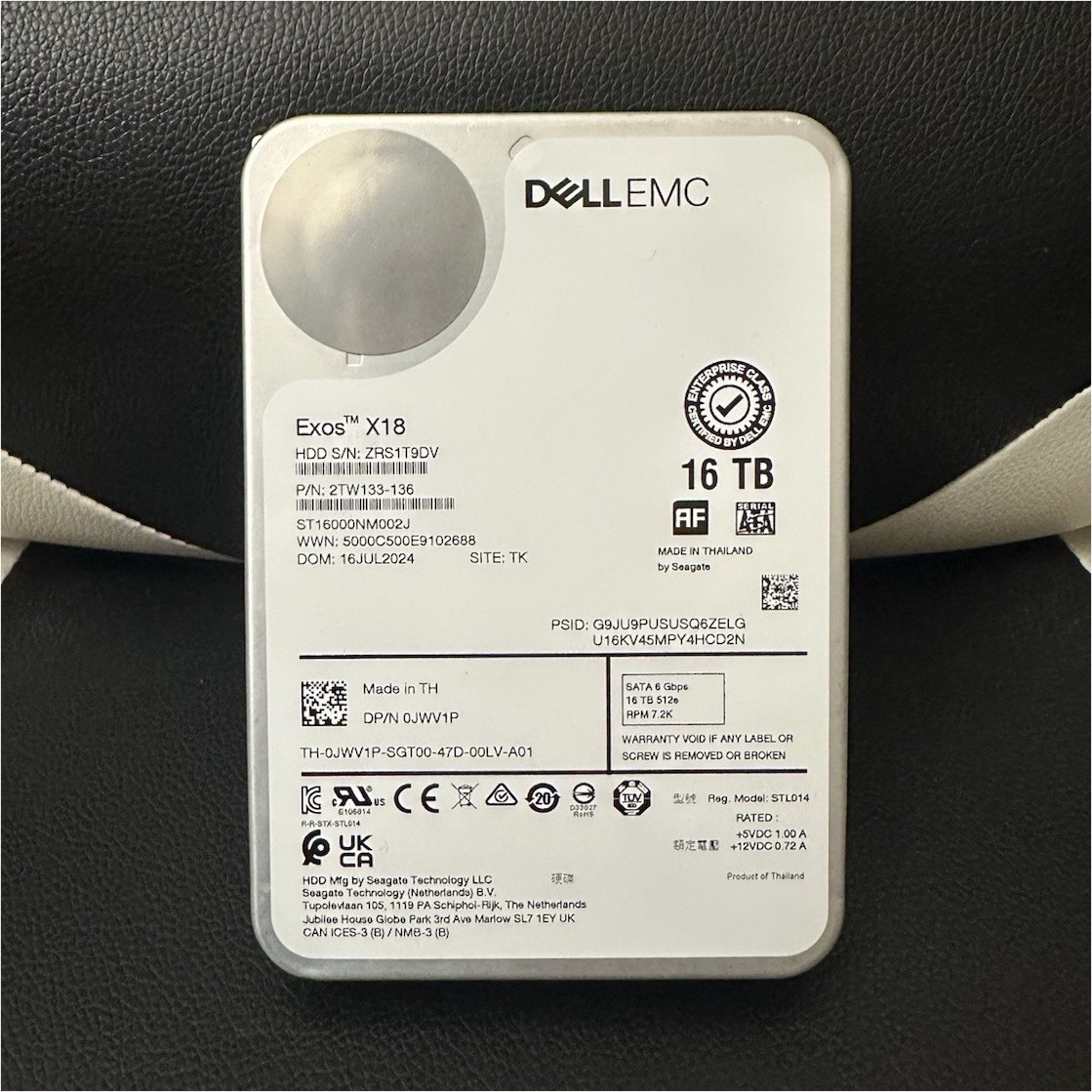 Dell EMC Exos X18 ST16000NM002J 16TB SATA 3.5 7200RPM HDD For parts not working