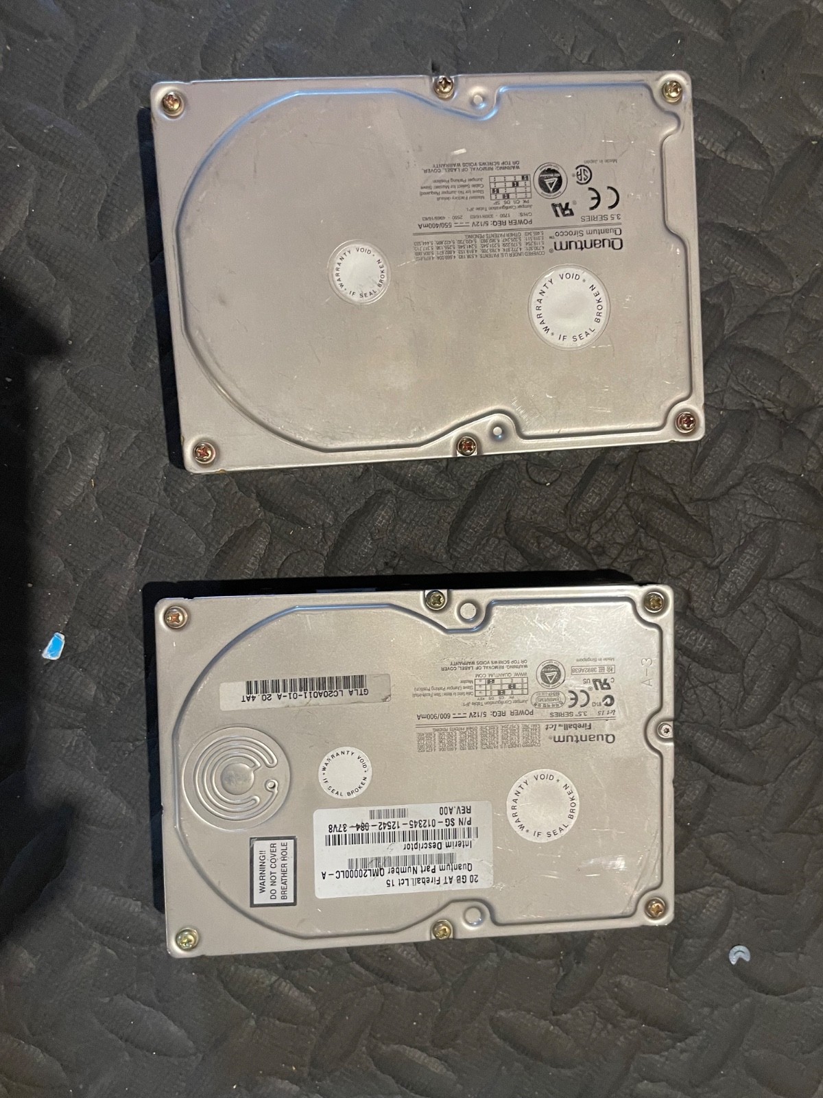 Lot of 2 Vintage Quantum Hard Drives 3.5" IDE - Sirocco & Fireball lct 15 20GB