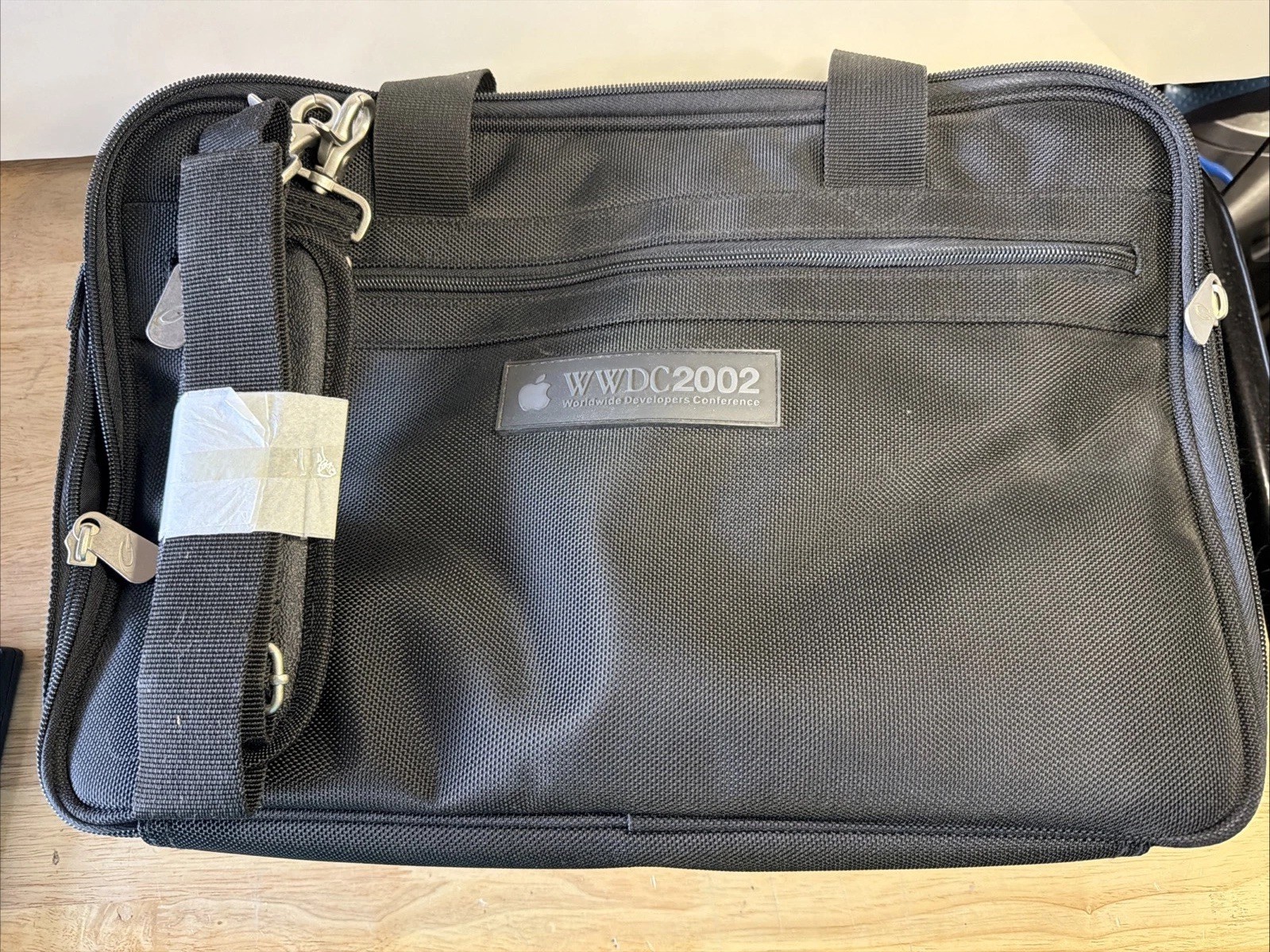 Apple WWDC 2002 Black Gently Used Computer Gear Bag Vintage Both Straps READ
