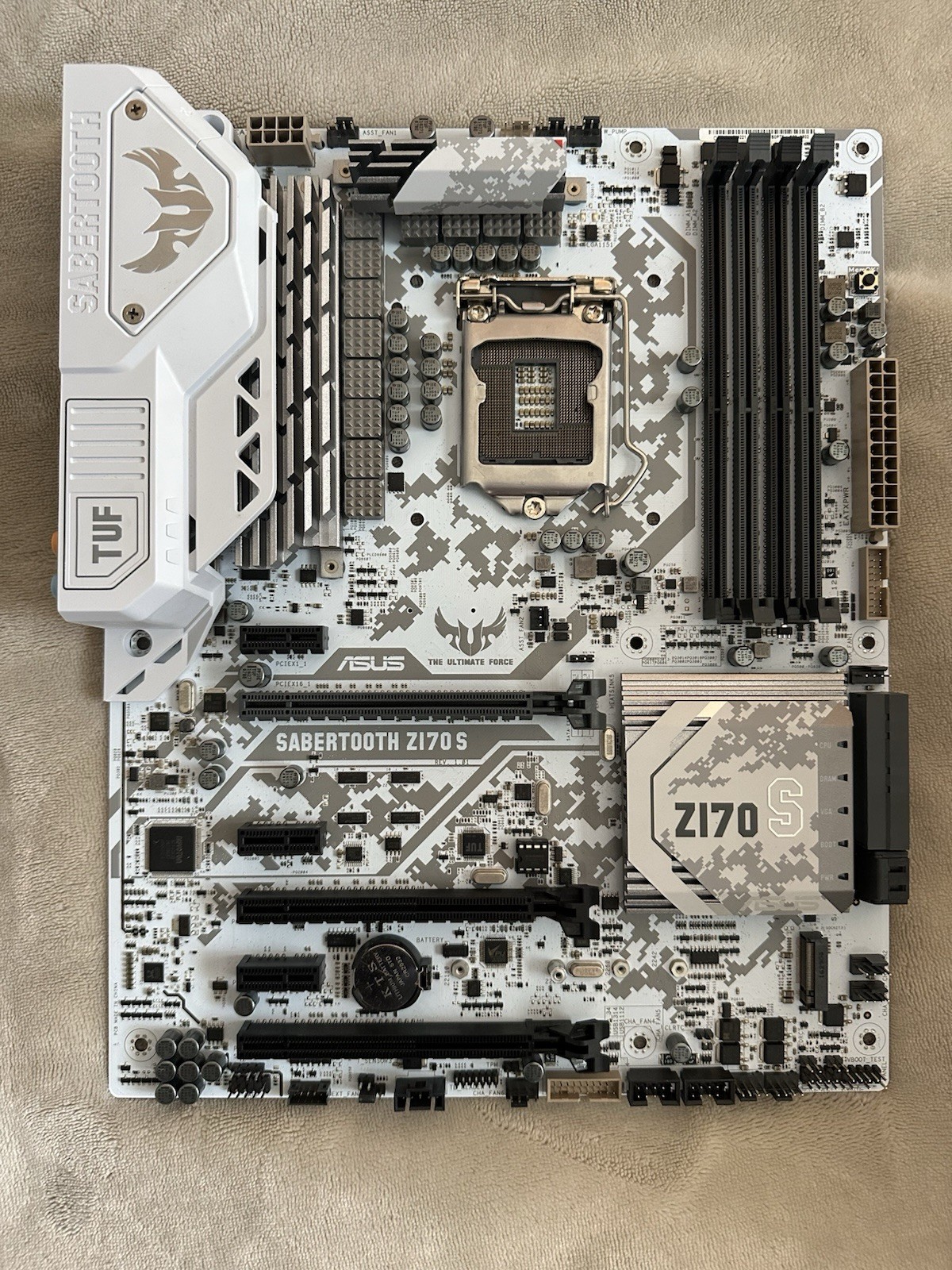 ASUS B250 LGA 1151/SOCKET H4 Intel Motherboard  Sabertooth Z170 S￼