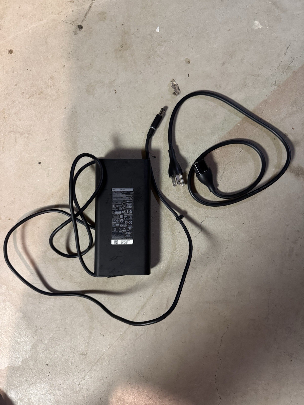 Alienware M17x R3 R4 AC Power Adapter 240W DA240PM180 Dell PP18X