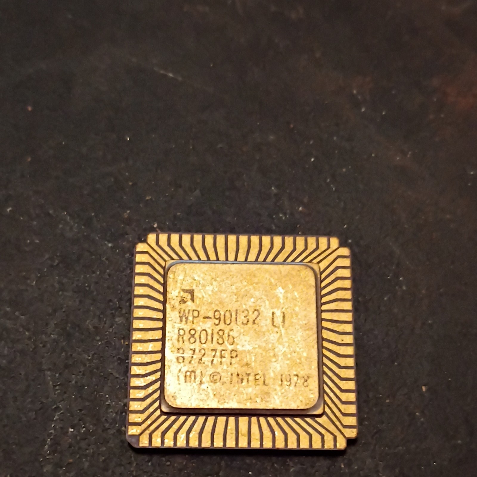 Intel 80186 R80186 Single-Core CPU 5.727MHz PGA Processor WP-90132