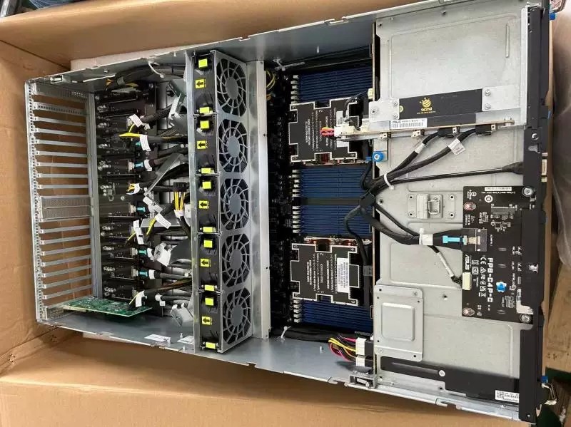 ASUS ESC8000A-E12 4U 8 GPU Server For NVIDIA A100 H100 80GB , AMD EPYC 9004 CPU