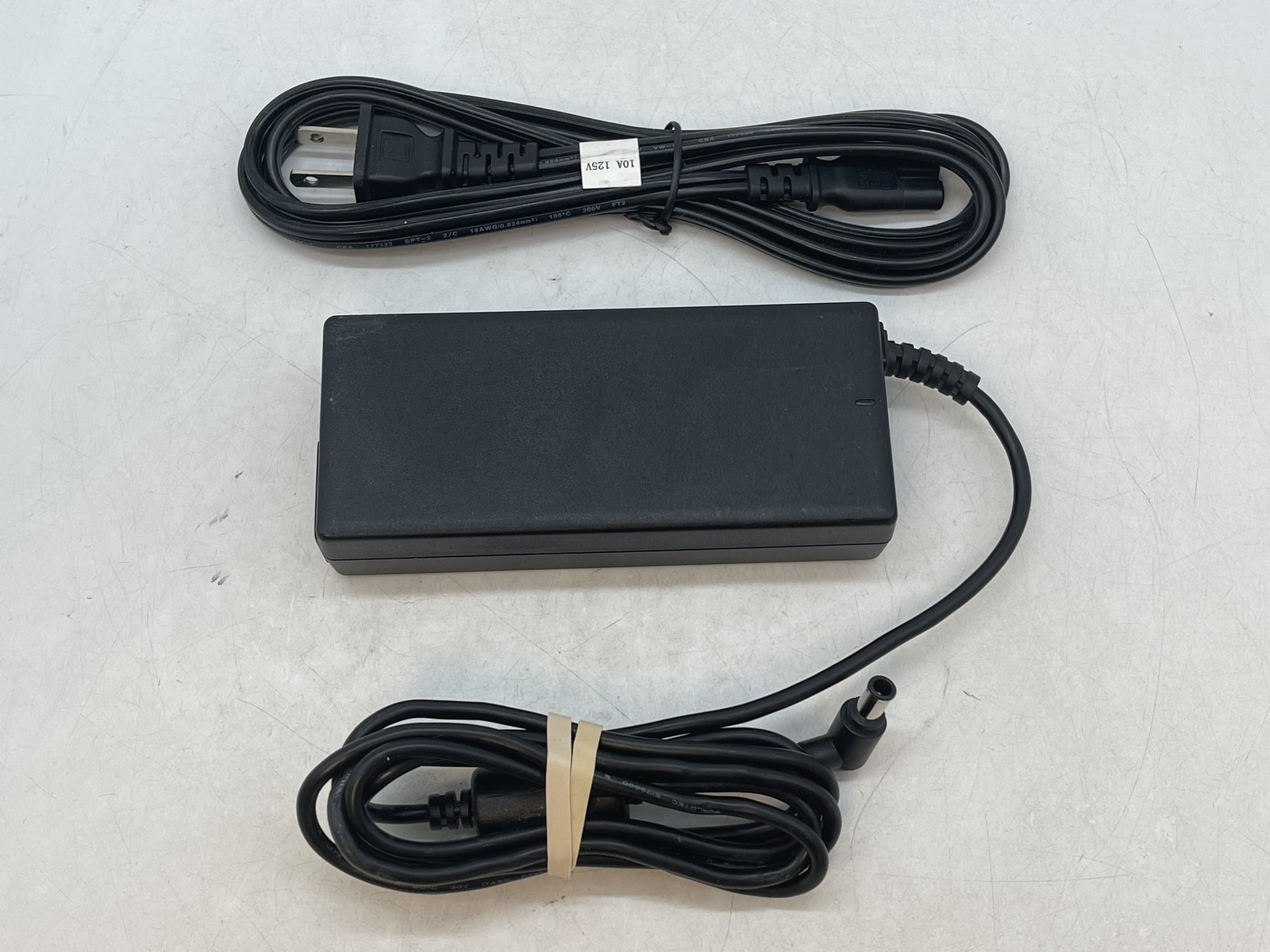 Genuine Sony PCGA-AC19V1 AC Power Adapter DC 19.5 V FREE S/H
