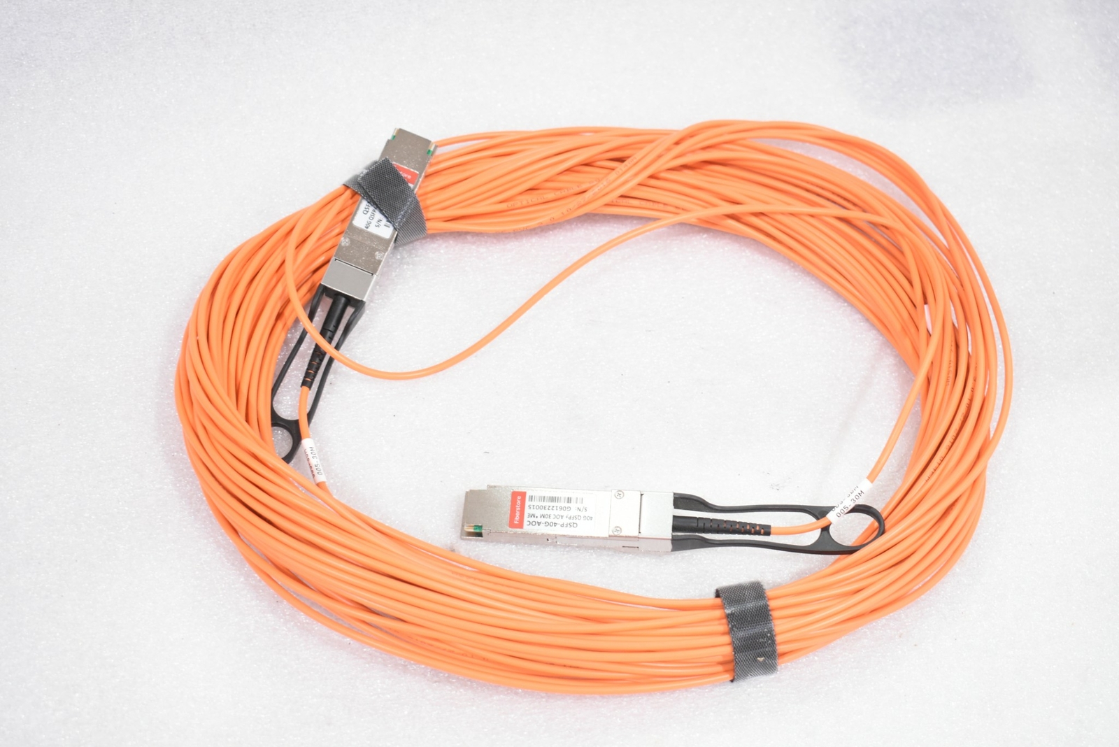 FS BROCADE 40G-QSFP-QSFP-AOC-3001 FIBER OPTICAL CABLE, BLACK, QSFP-40G-AOC, 30M