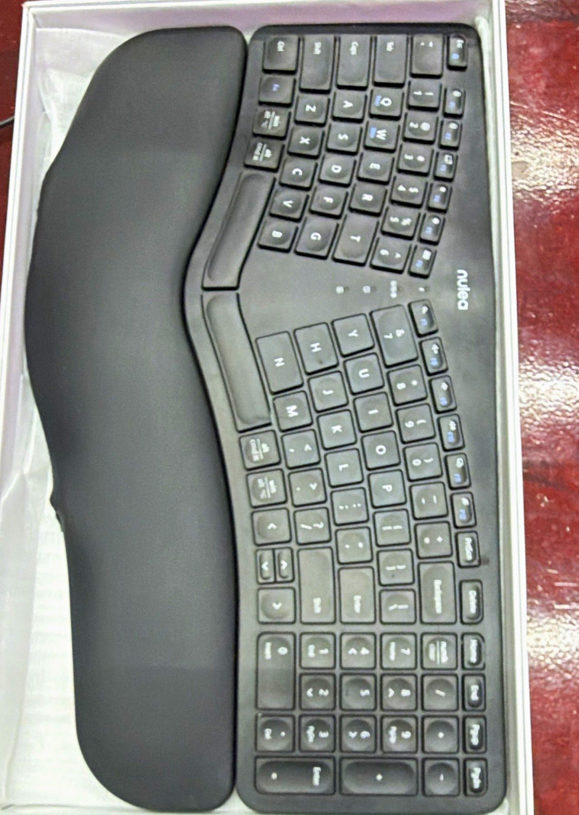 Nulea Ergonomic Wireless Keyboard Wrist Rest Black English QWERTY Layout
