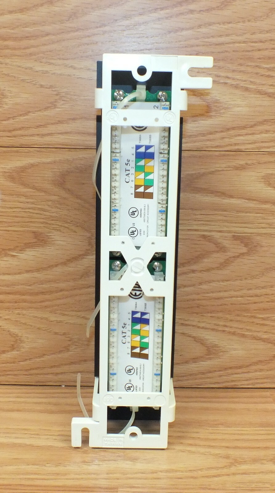 Signamax Wallmount Mini CAT 5e Patch Panels With 89D Bracket *USED* 