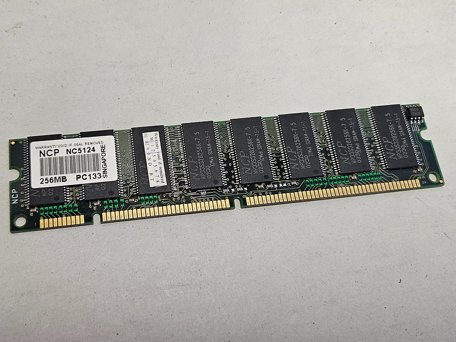 256MB (1x256MB) SDRAM PC133 Desktop Memory Pentium II/III/Celeron/AMD, SDR256-13