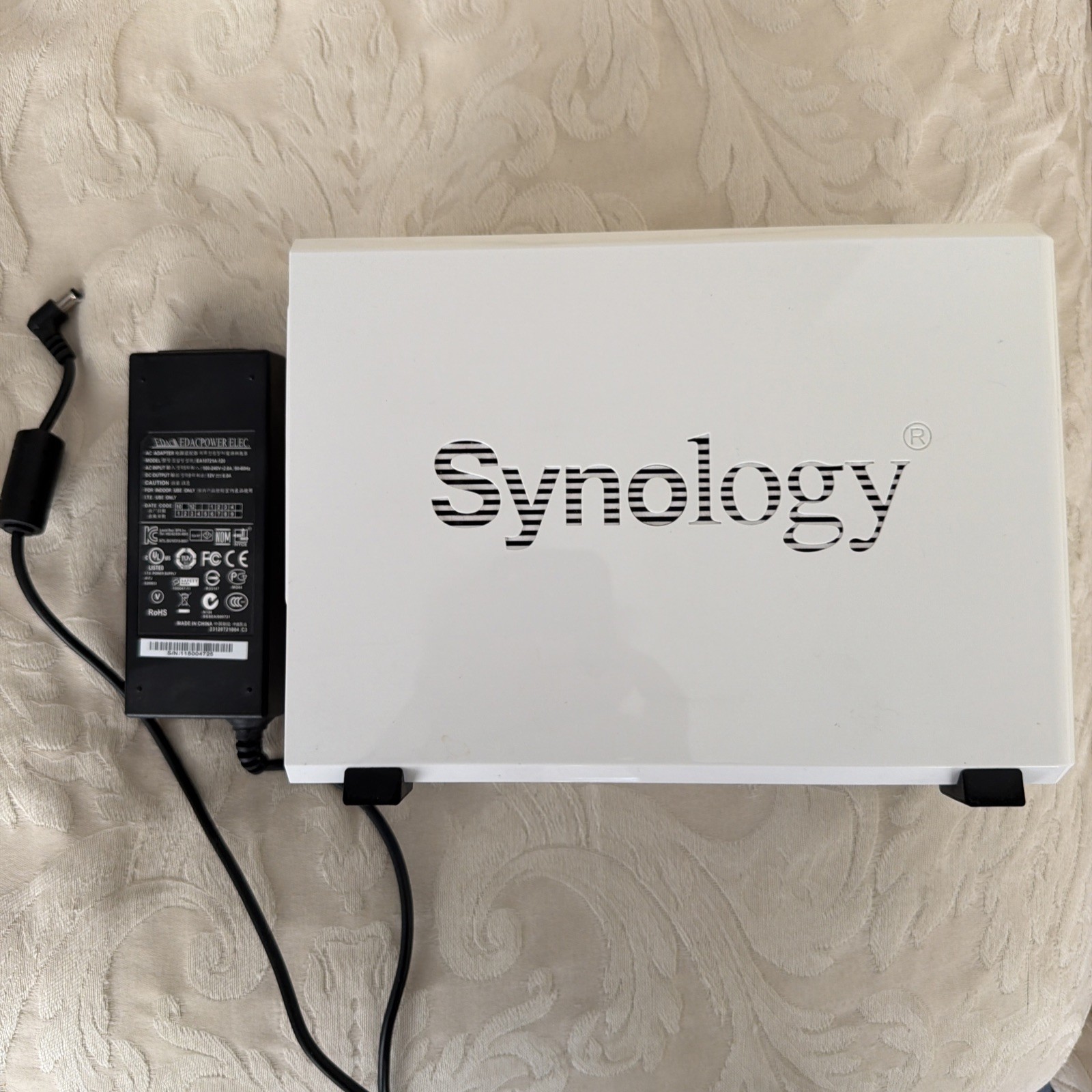 Synology DiskStation DS211j 2-Bay Diskless NAS USB 2.0 DLNA Media White