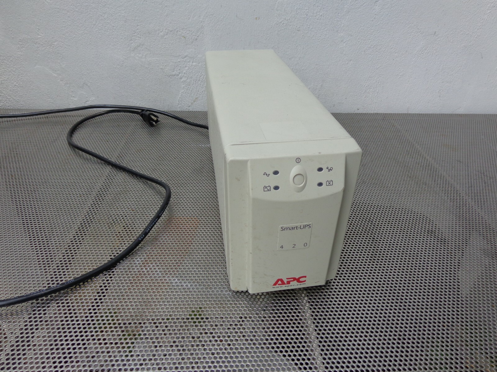 APC Smart-UPS 420 SU420NET Uninterruptible Power Supply (No Battery) Power Back