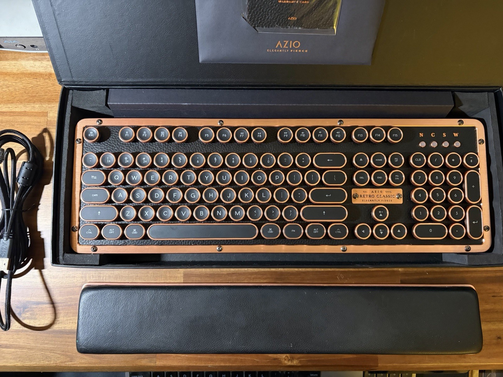 AZIO Retro Classic Artisan BT/USB Keyboard Mac PC + Wrist Rest & Desk Mat