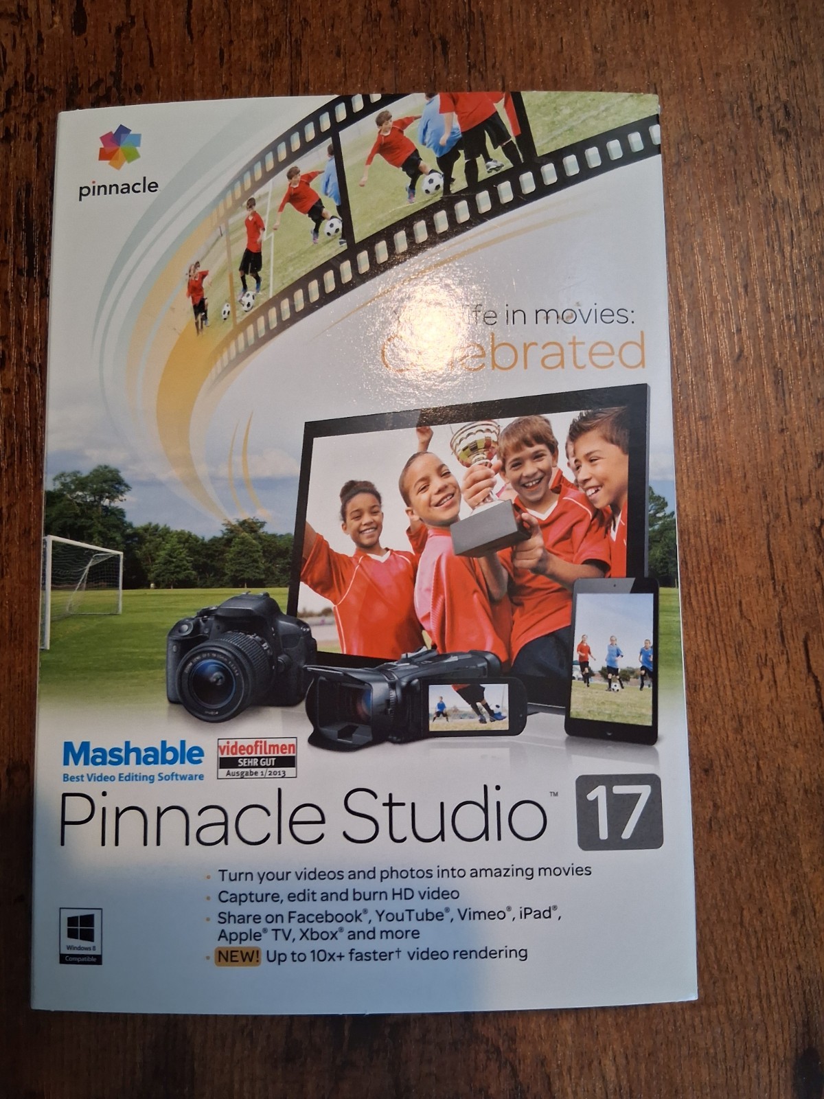 Corel Pinnacle Studio 17 (DVD-ROM) Windows - Retail Box