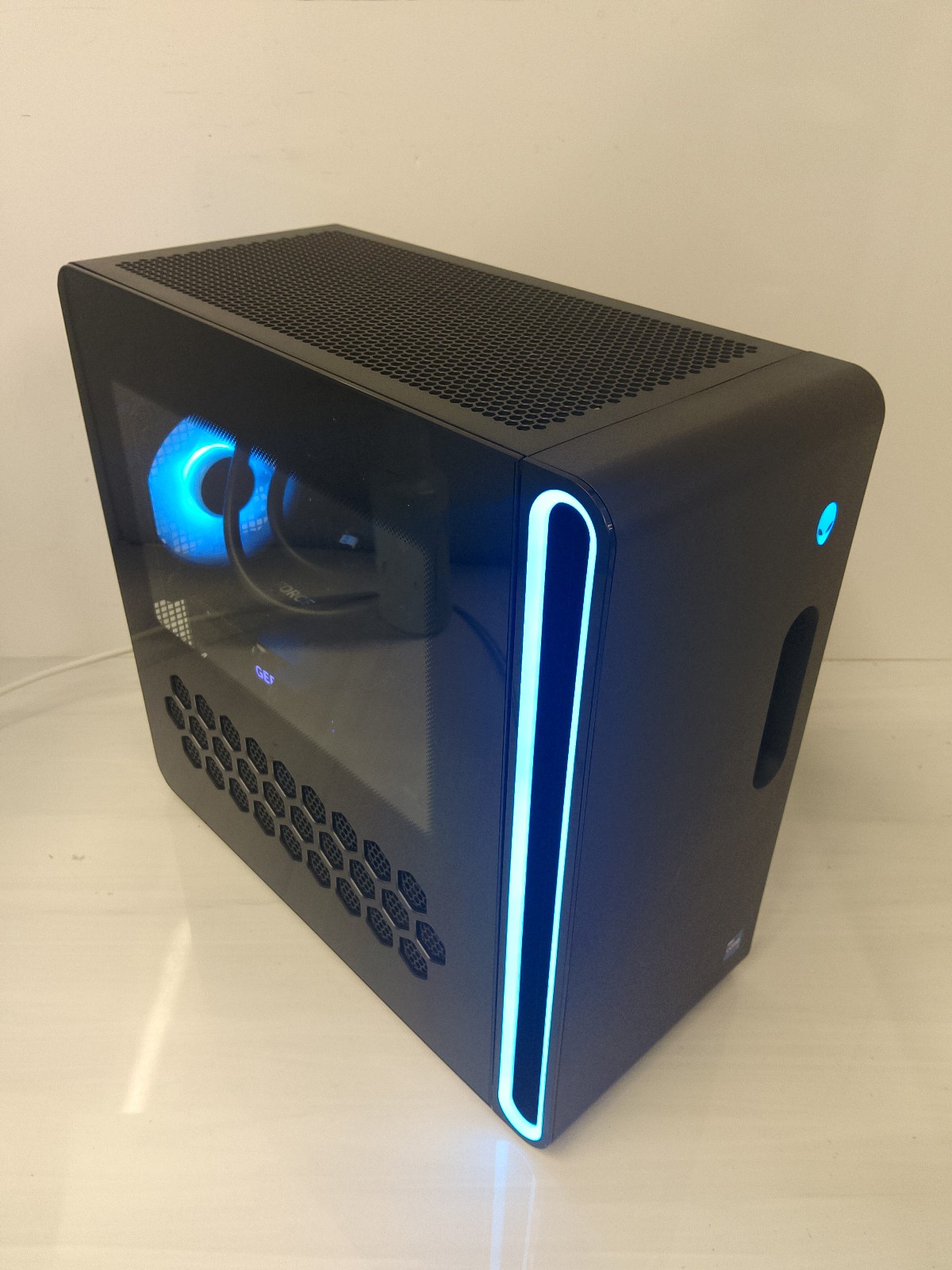 Dell Alienware Aurora R16 Gaming Destkop i7-14700F 16GB DDR5 1TB SSD RTX 4060 Ti