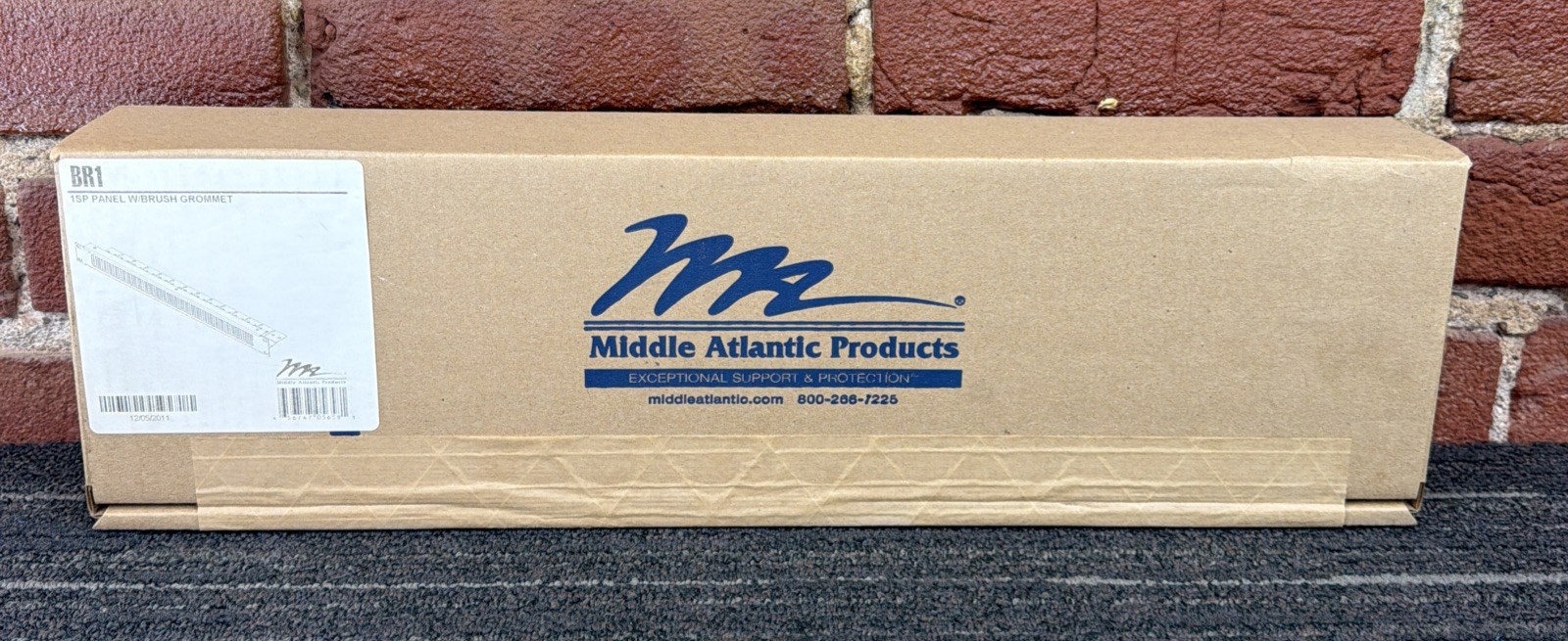 Middle Atlantic BR1 1SP Horizontal Panel w/ Brush Grommet 1-3/4"x 19"x 2.92"