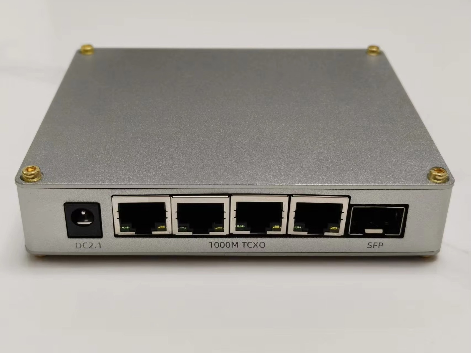 AIKAID TCXO HIFI Gigabit Network Switch 4-Port RJ45+1 SFP Audiophile