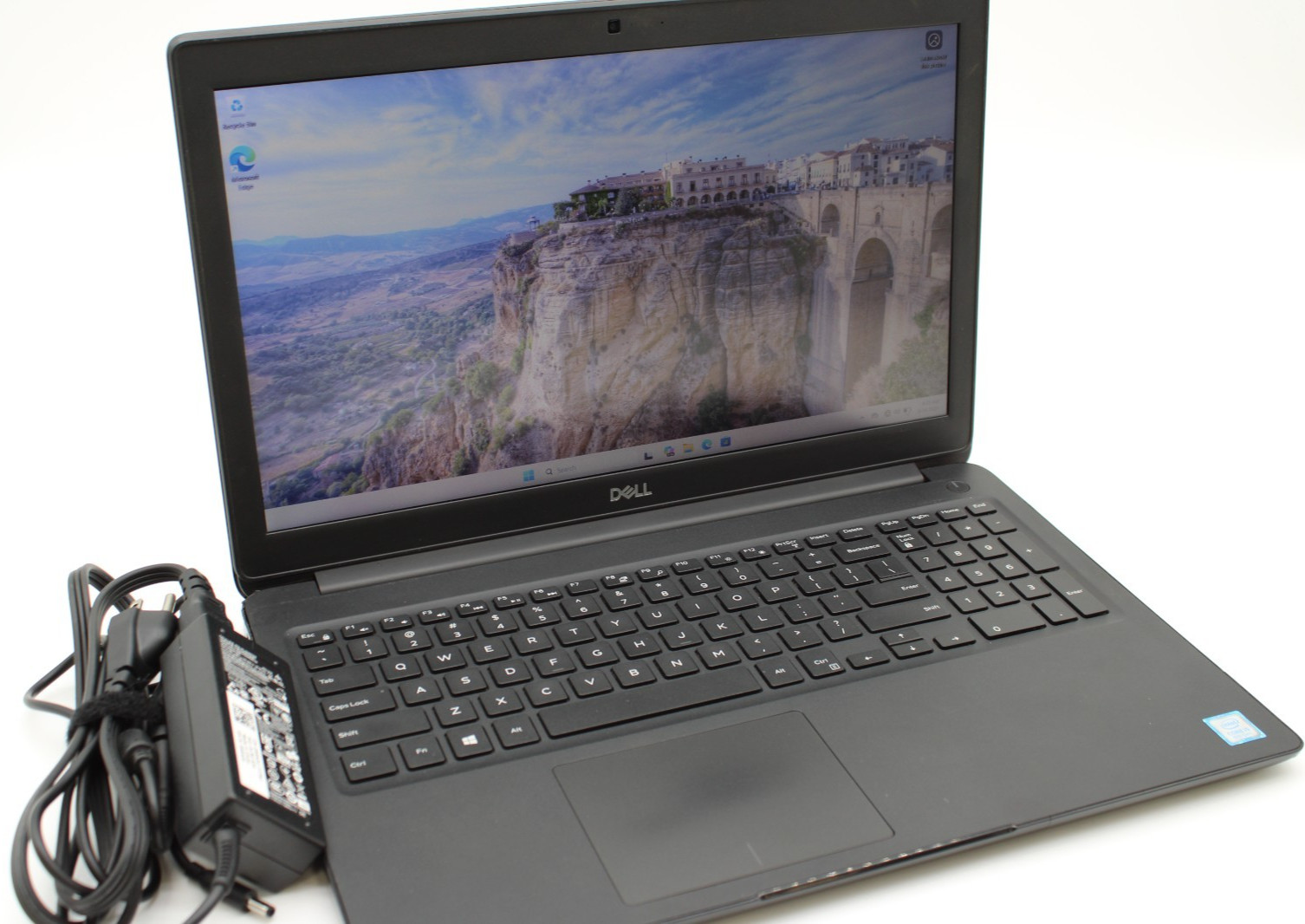 Dell Latitude 3500 - Win 11 Pro, 256GB SSD, 16GB RAM, Intel i5-8265U w/ Charger