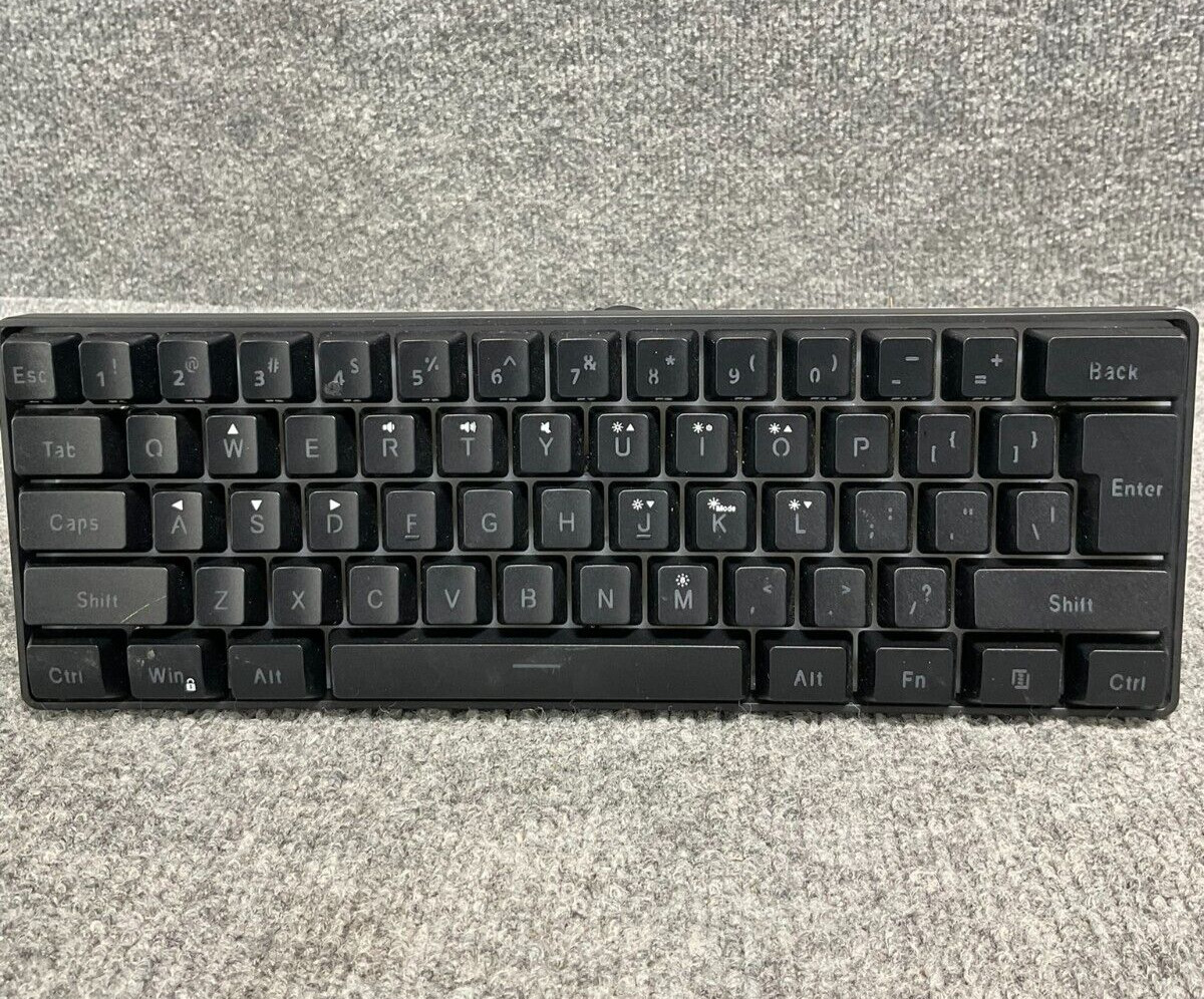 Snpurdiri V700 61 Key RGB Gaming Keyboard USB Wired Compact Used