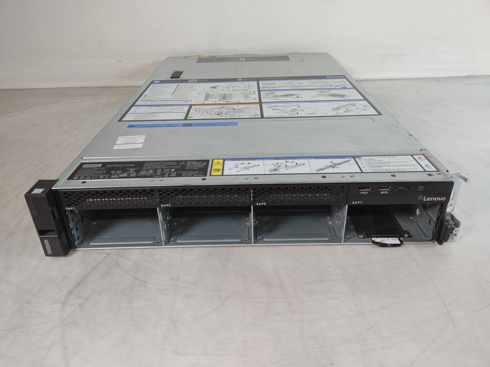 Lenovo ThinkSystem SR590 2.10 GHz Intel Xeon Silver 4110 32 GB DDR4 - No HDD