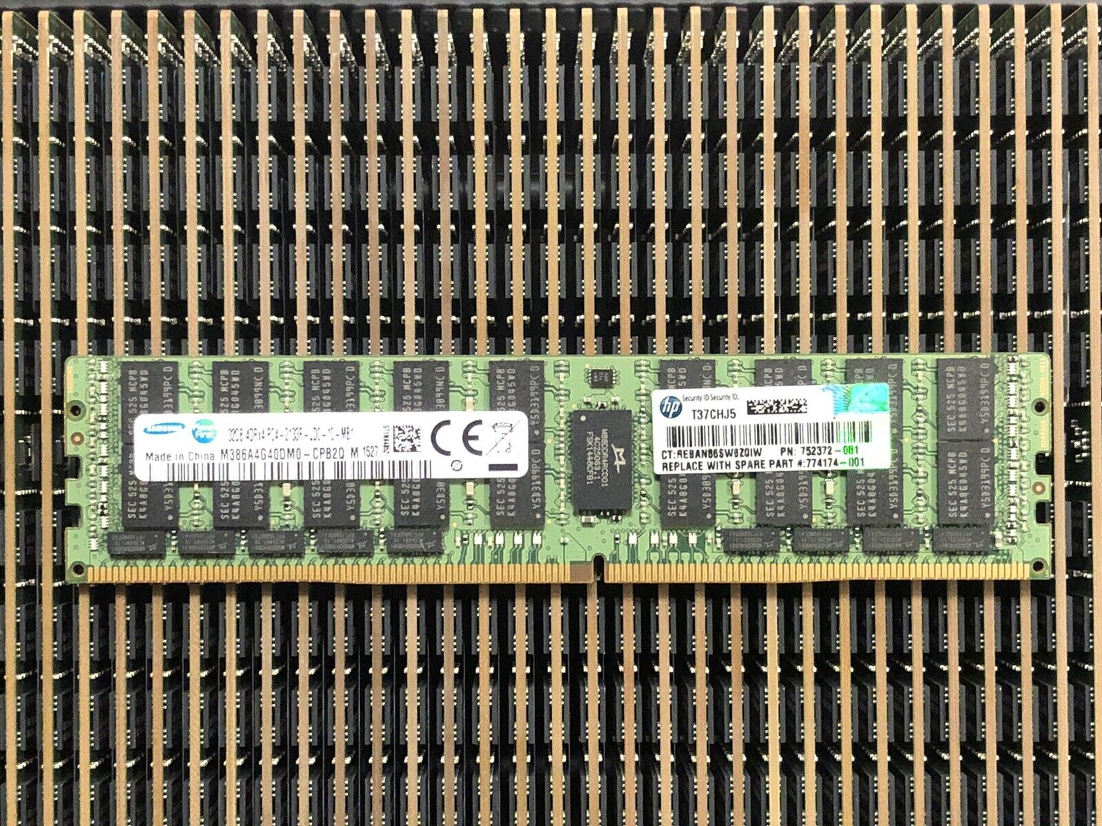  HP HPE 32GB DDR4 PC4-17000P-L 2133MHz 4DRx4 LRDIMM Server Memory RAM 4Rx4 2133P
