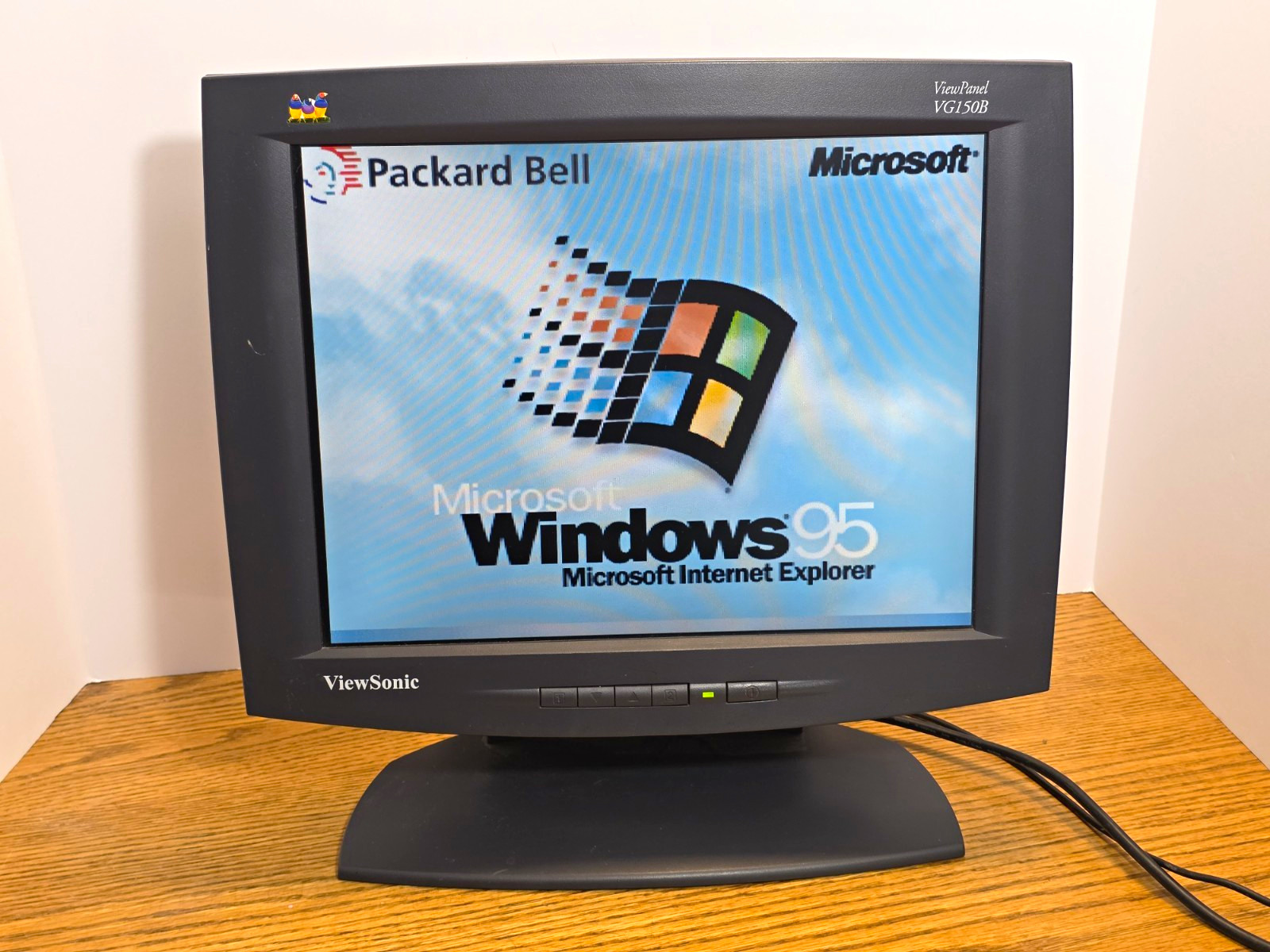 ViewSonic ViewPanel VG150B 15" LCD 4:3 1024x768 VGA 75Hz Monitor Black