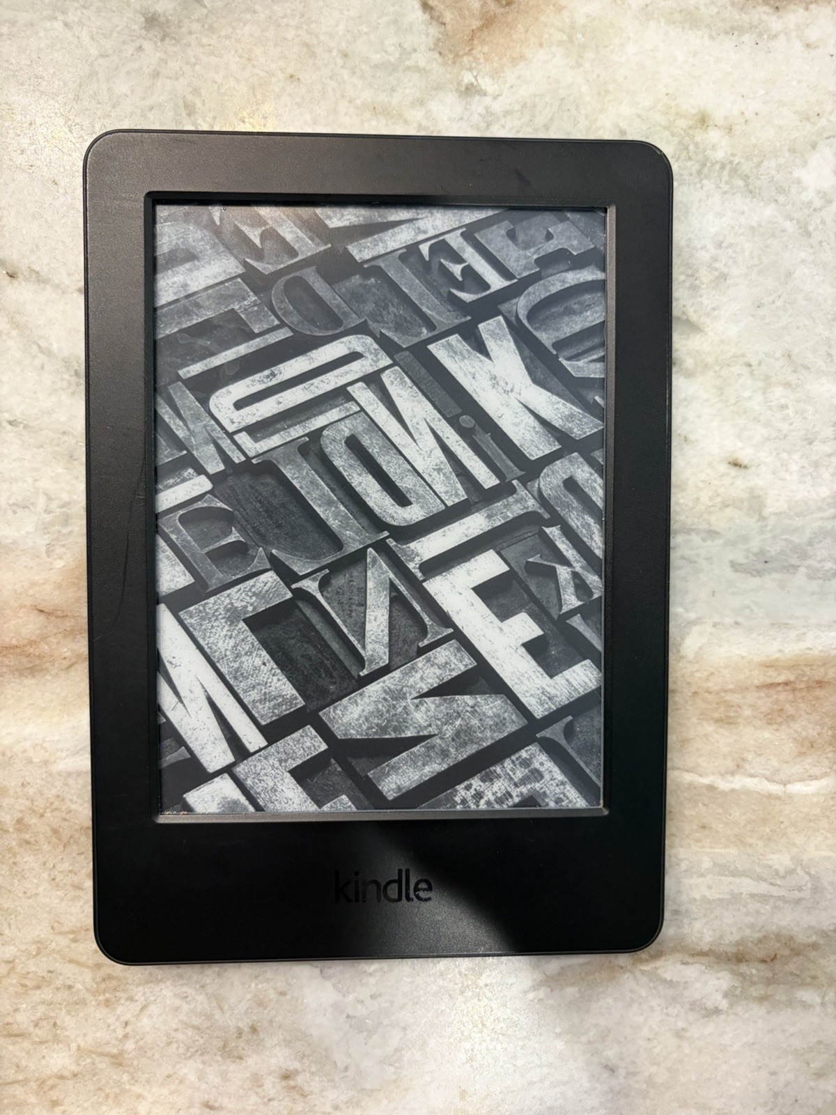 Amazon Kindle WP63GW 6in Wi-Fi 4GB Touchscreen eBook Reader + Purple Case bundle