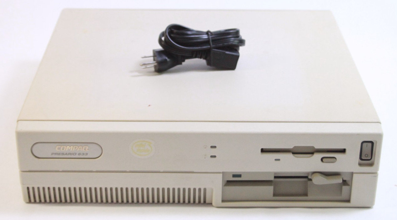 Vintage Compaq Presario 633 Desktop Computer READ POWERS ON